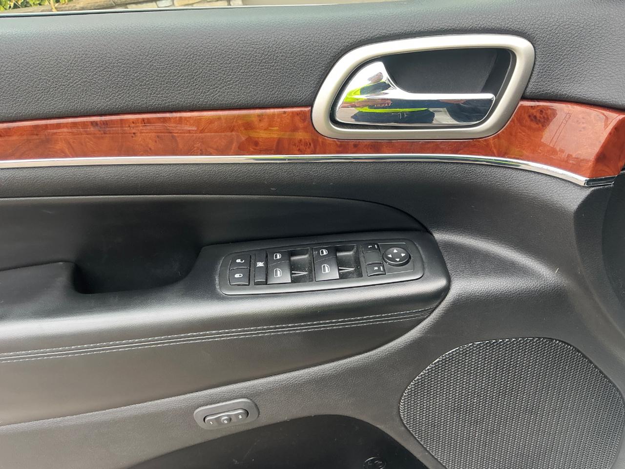 Jeep Grand Cherokee Limited 4WD 2011