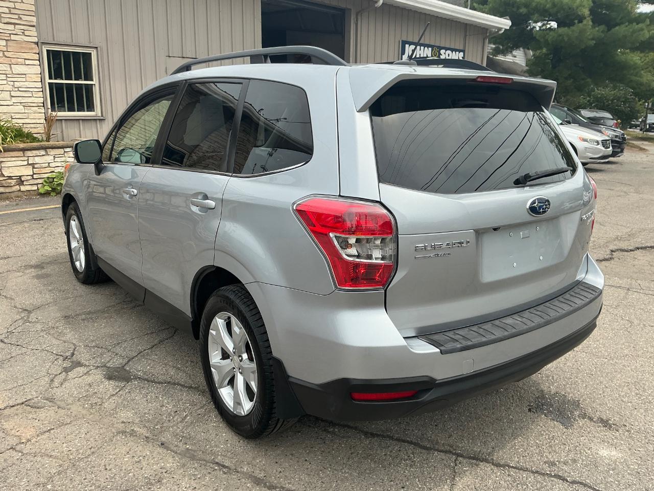 Subaru Forester 2.5i Touring 2014