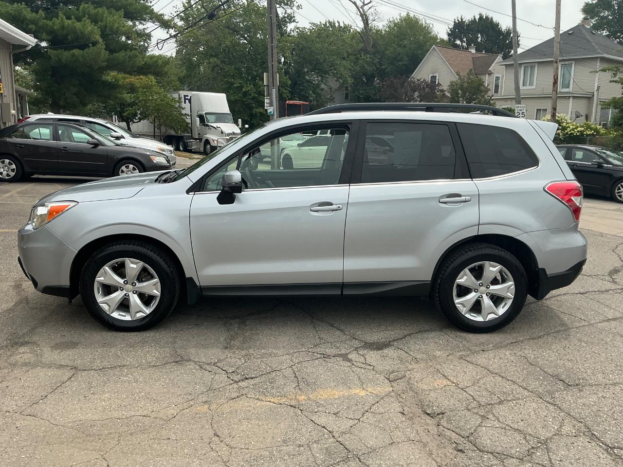 Subaru Forester 2.5i Touring 2014