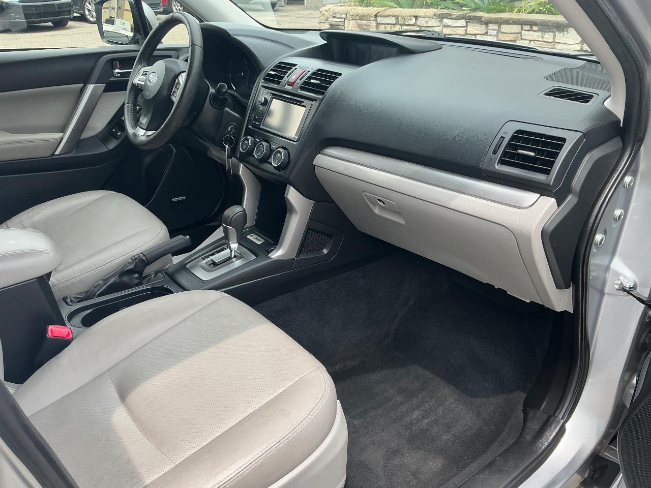 Subaru Forester 2.5i Touring 2014