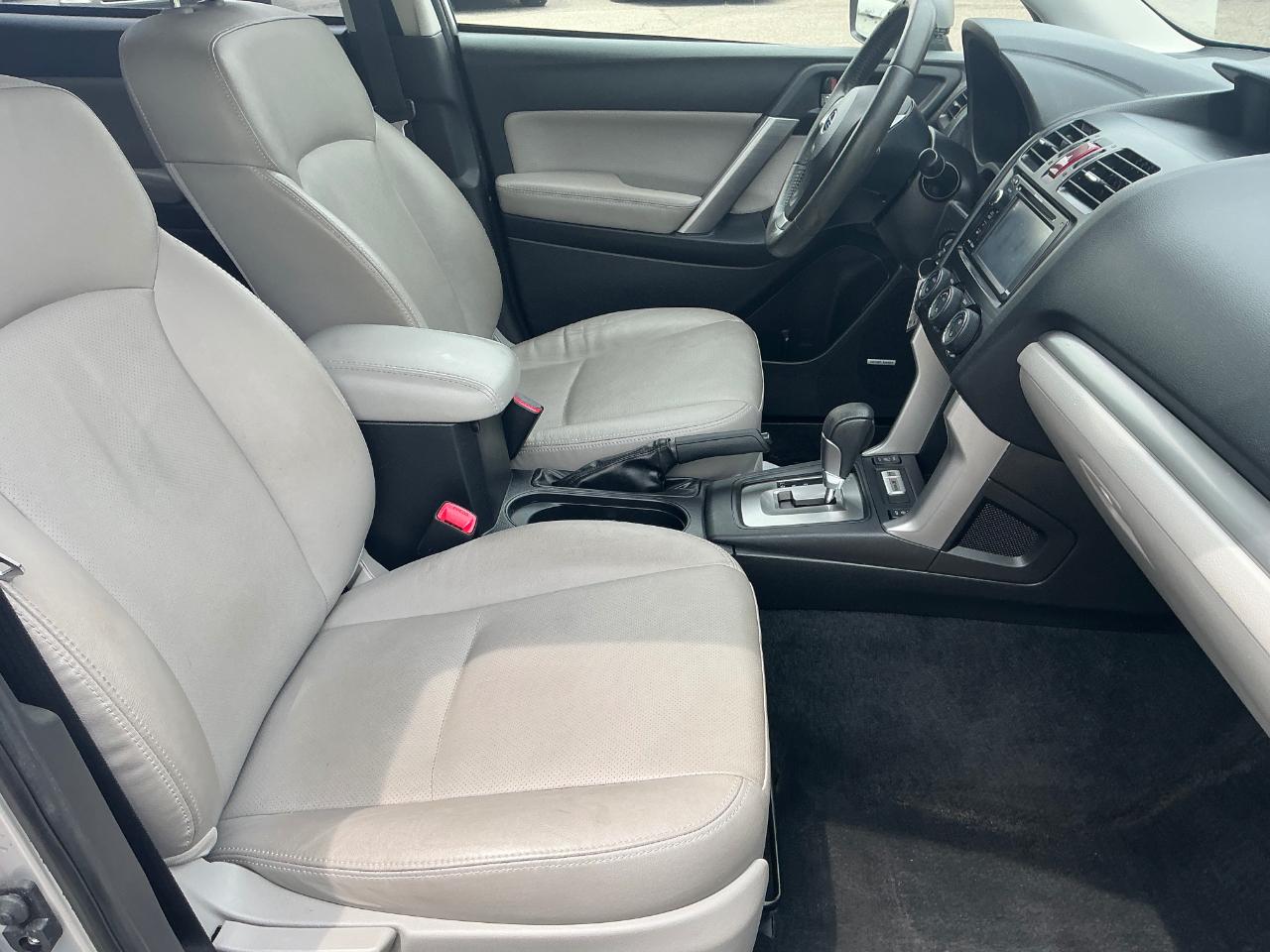 Subaru Forester 2.5i Touring 2014