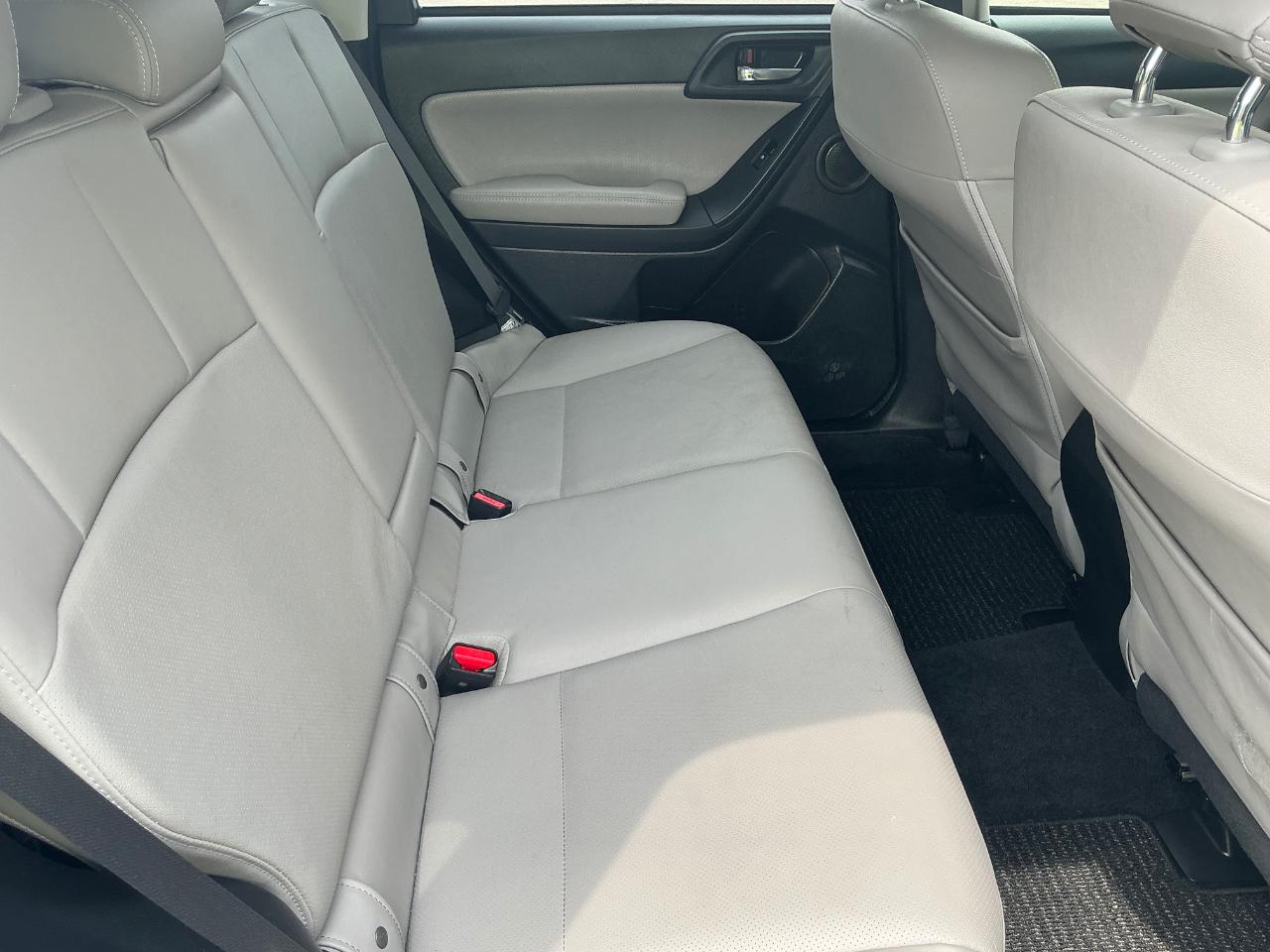 Subaru Forester 2.5i Touring 2014