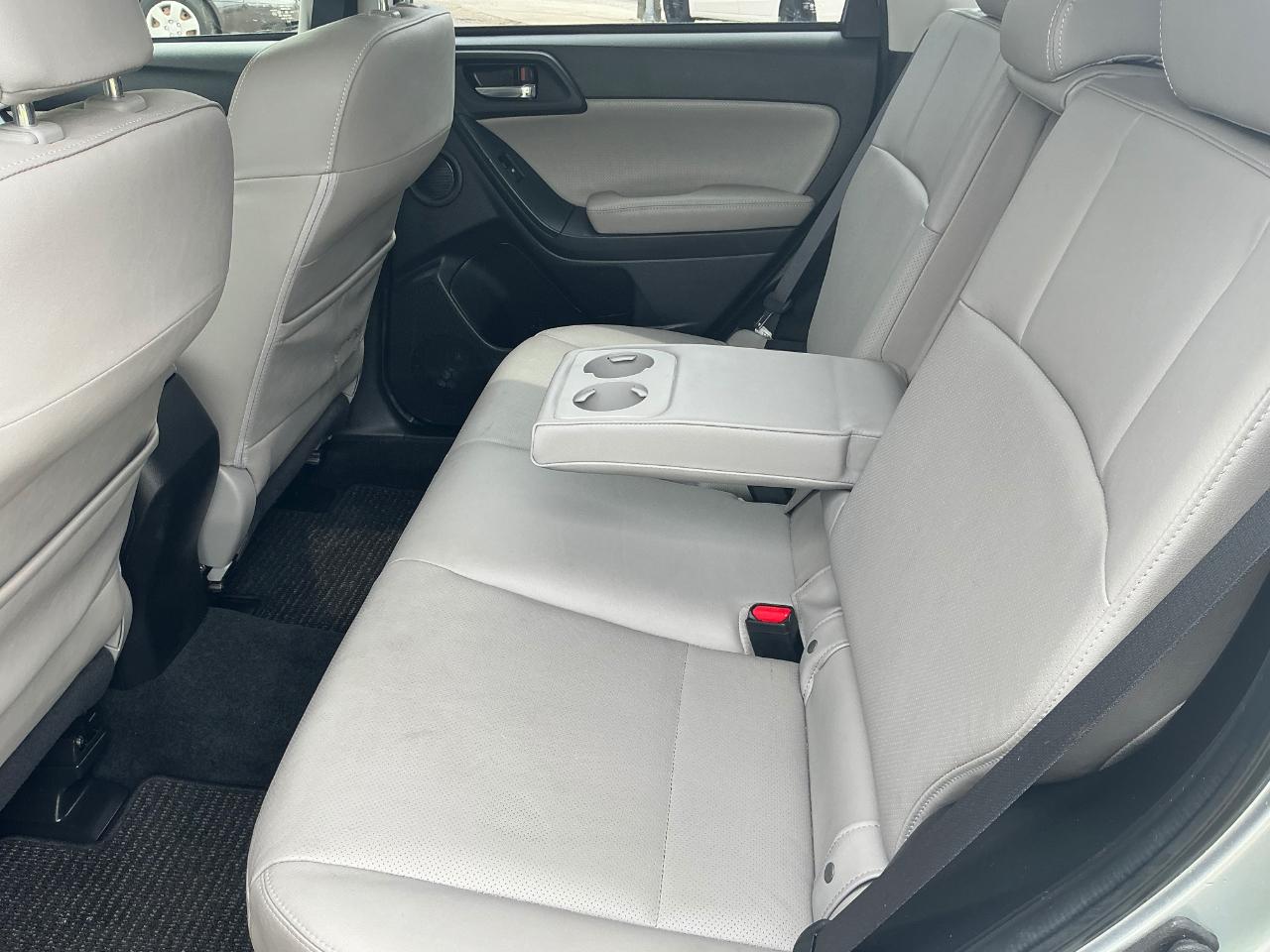 Subaru Forester 2.5i Touring 2014