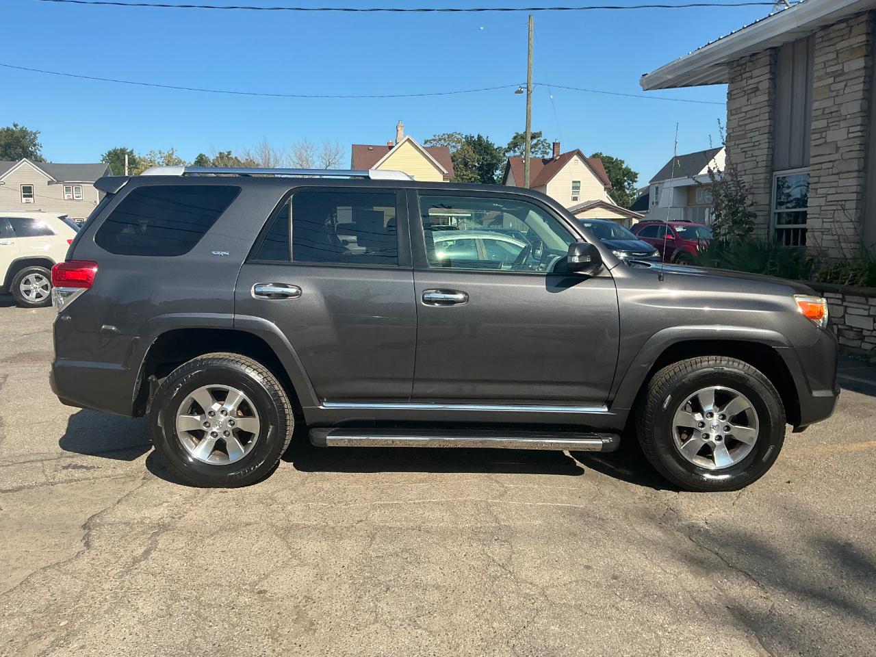Toyota 4Runner SR5 4WD 2011