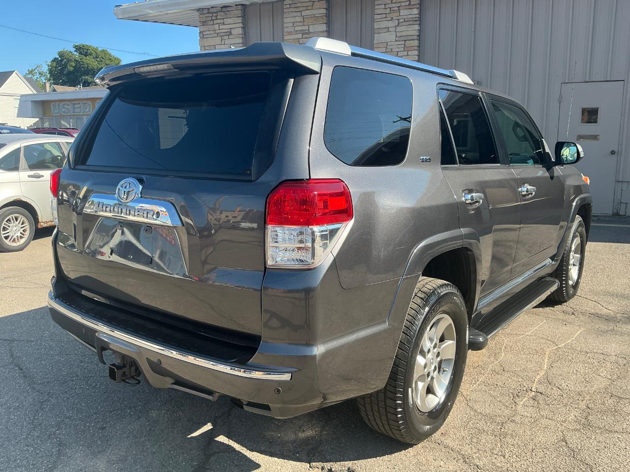 Toyota 4Runner SR5 4WD 2011