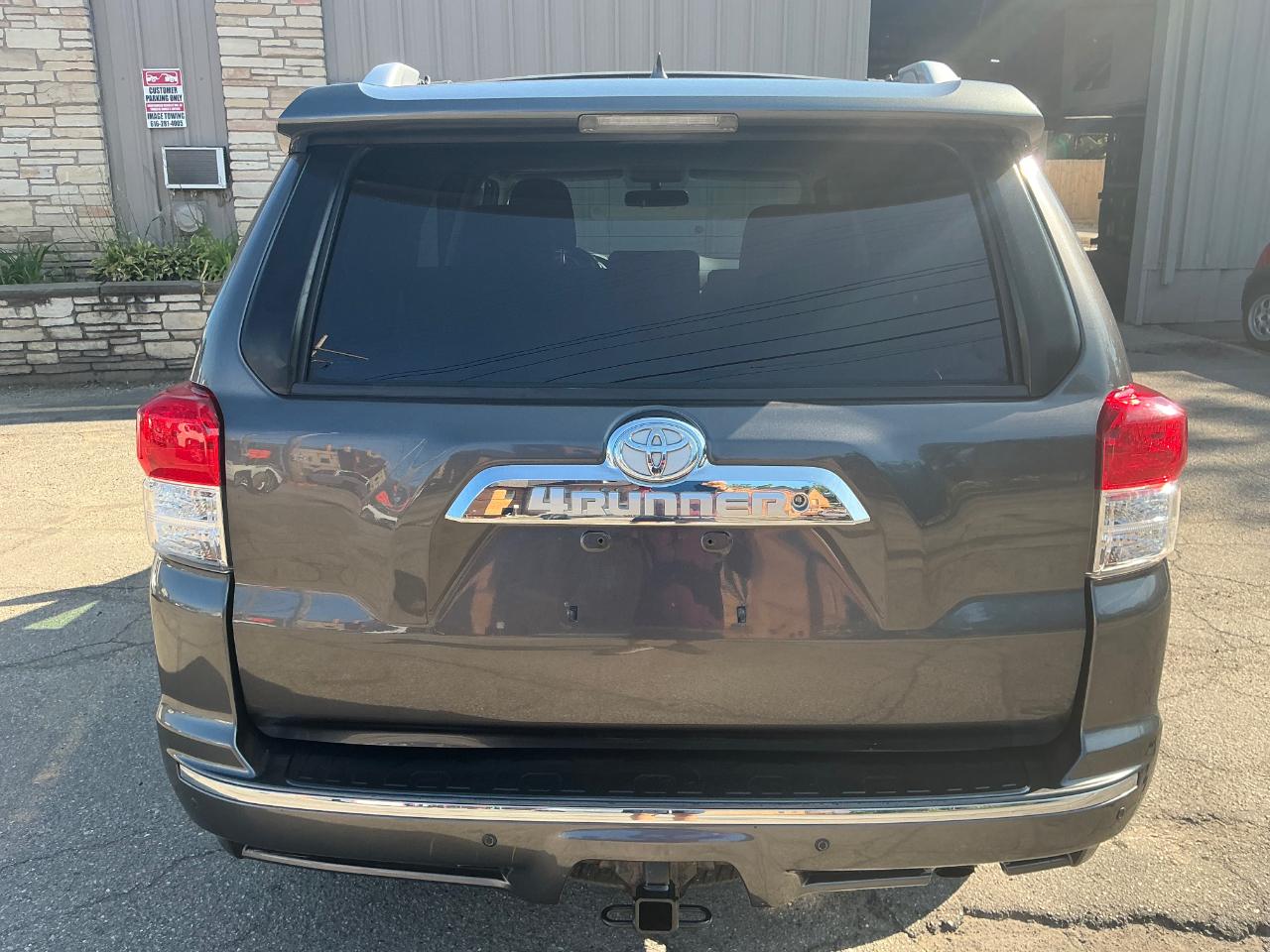 Toyota 4Runner SR5 4WD 2011