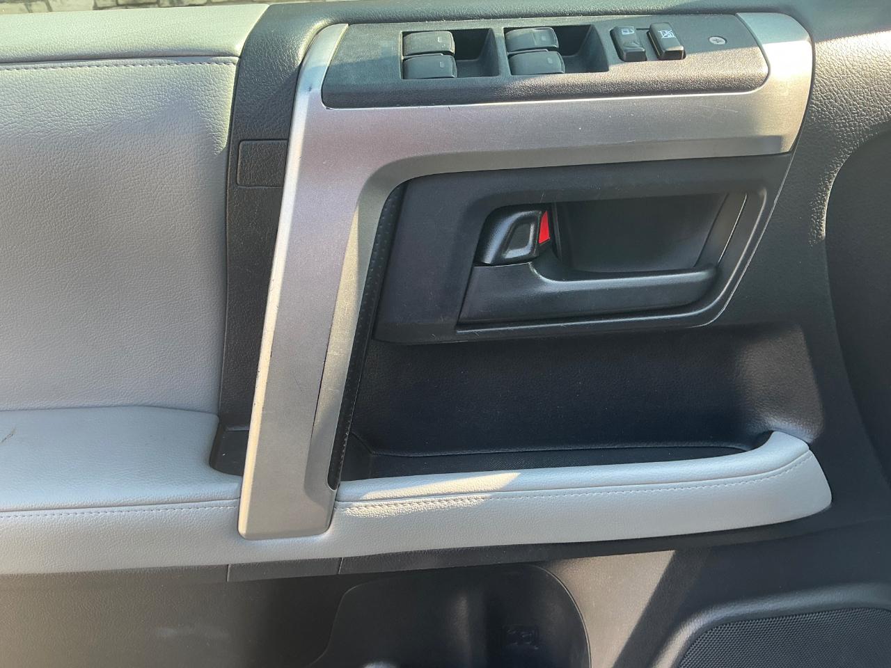 Toyota 4Runner SR5 4WD 2011
