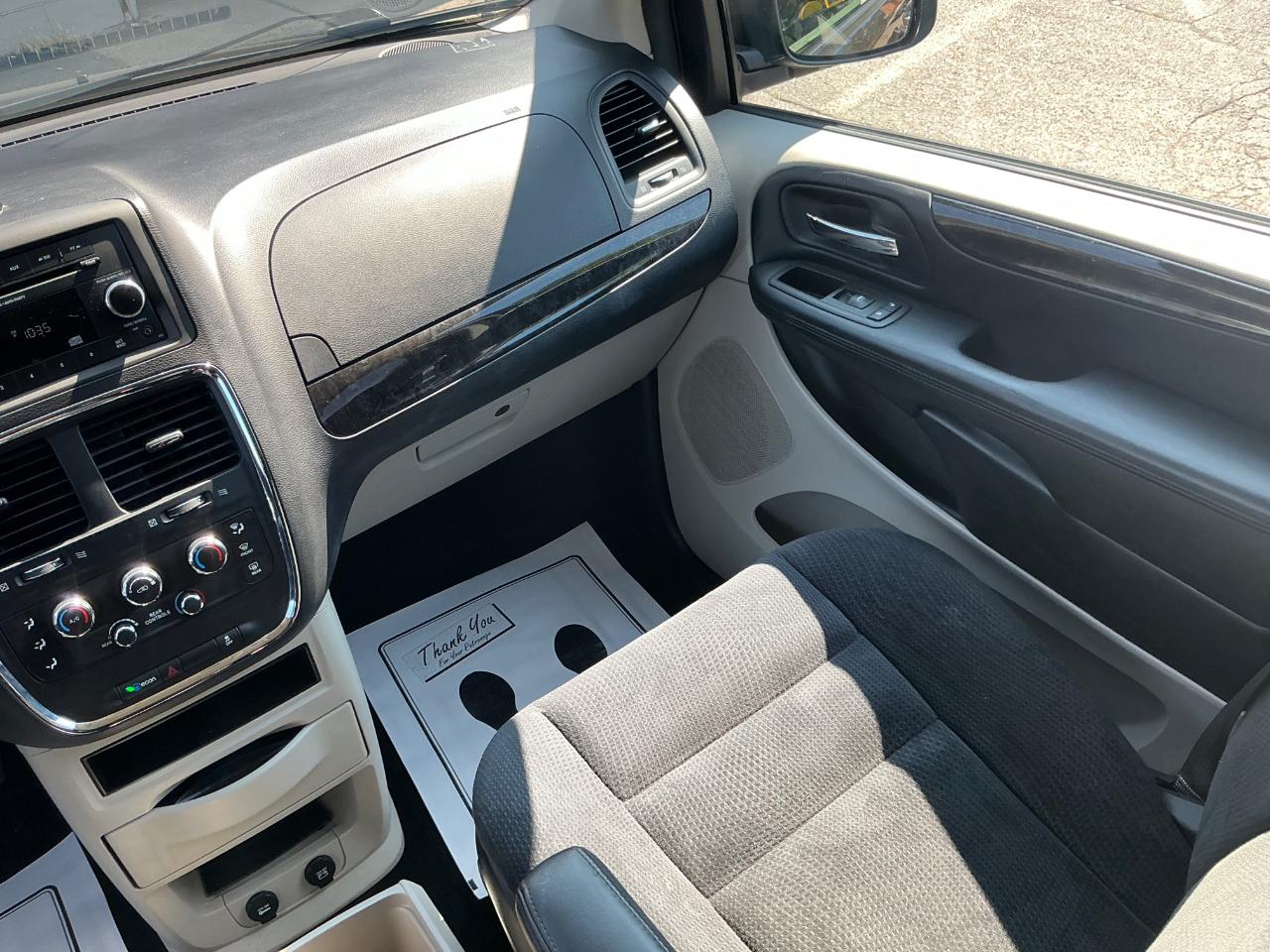 Dodge Grand Caravan SE 2015