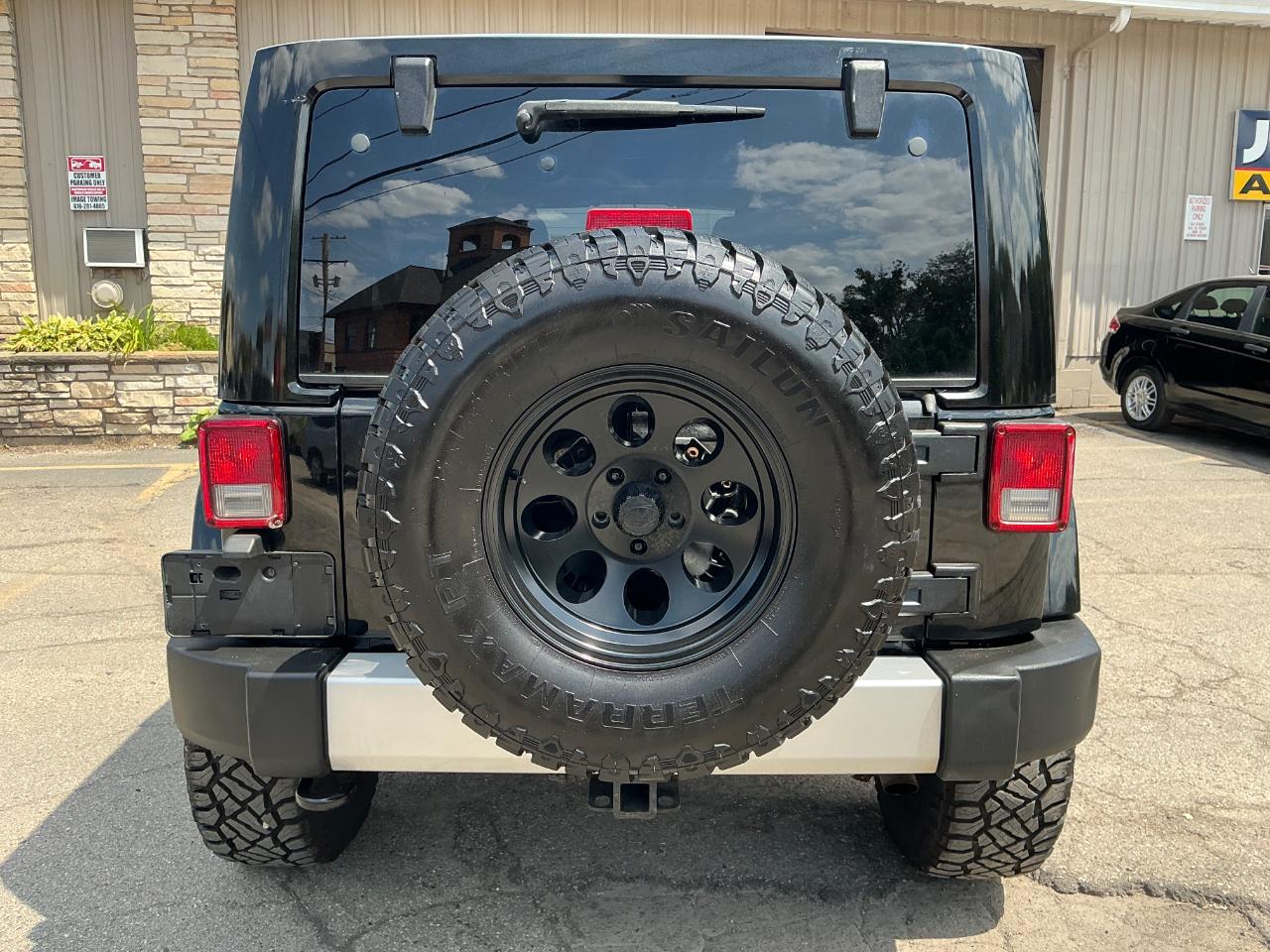 Jeep Wrangler Unlimited Sahara 4WD 2014