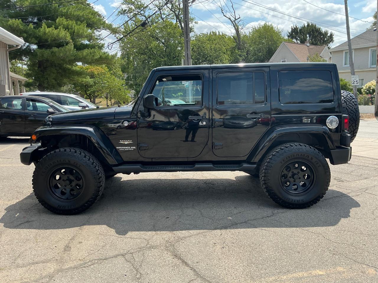 Jeep Wrangler Unlimited Sahara 4WD 2014
