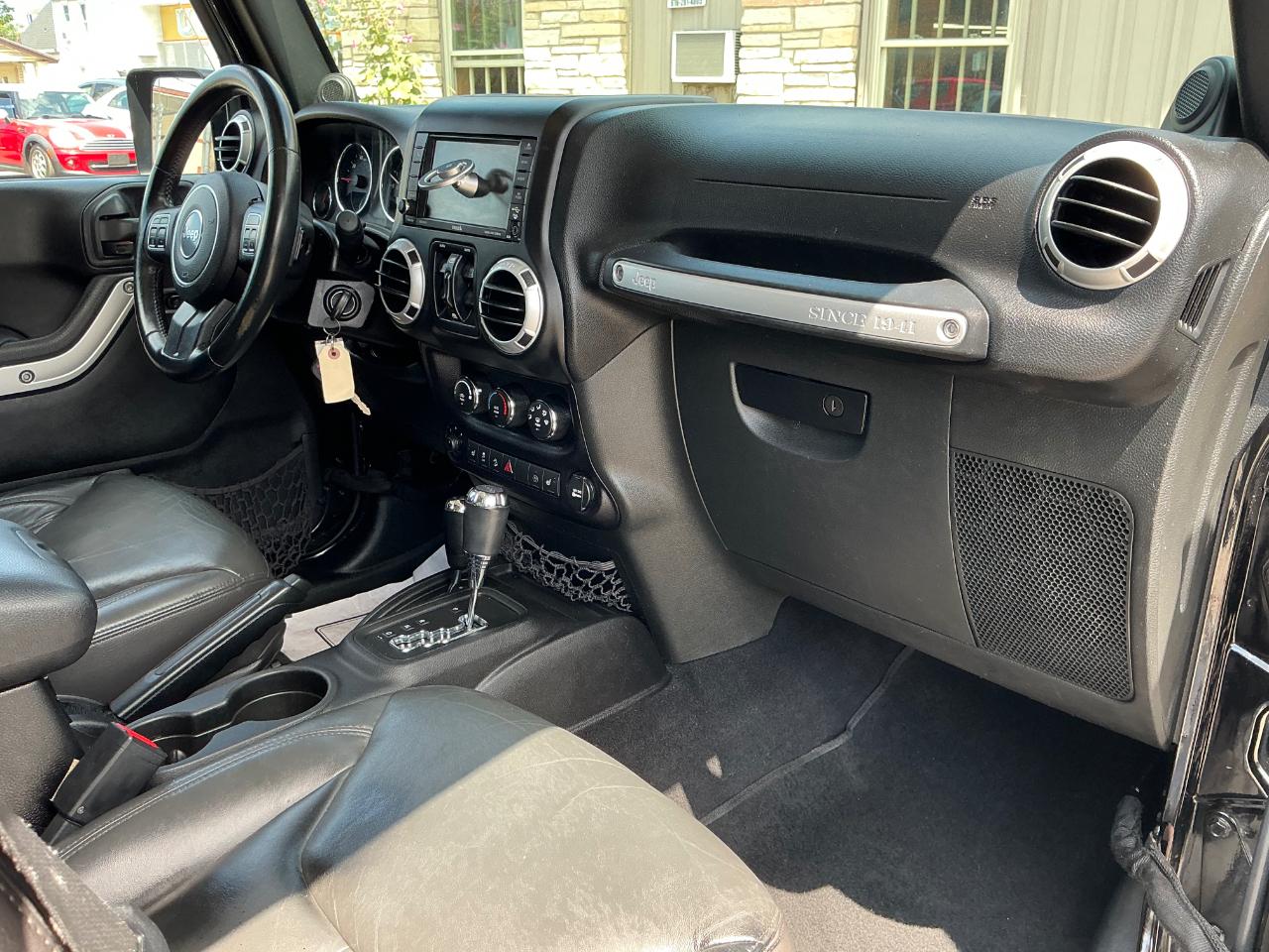 Jeep Wrangler Unlimited Sahara 4WD 2014