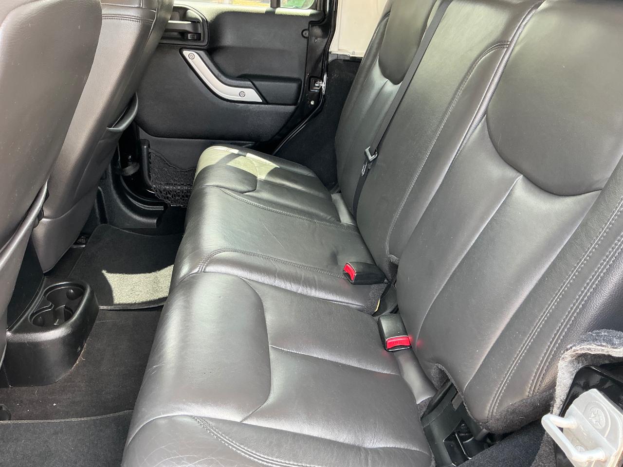 Jeep Wrangler Unlimited Sahara 4WD 2014