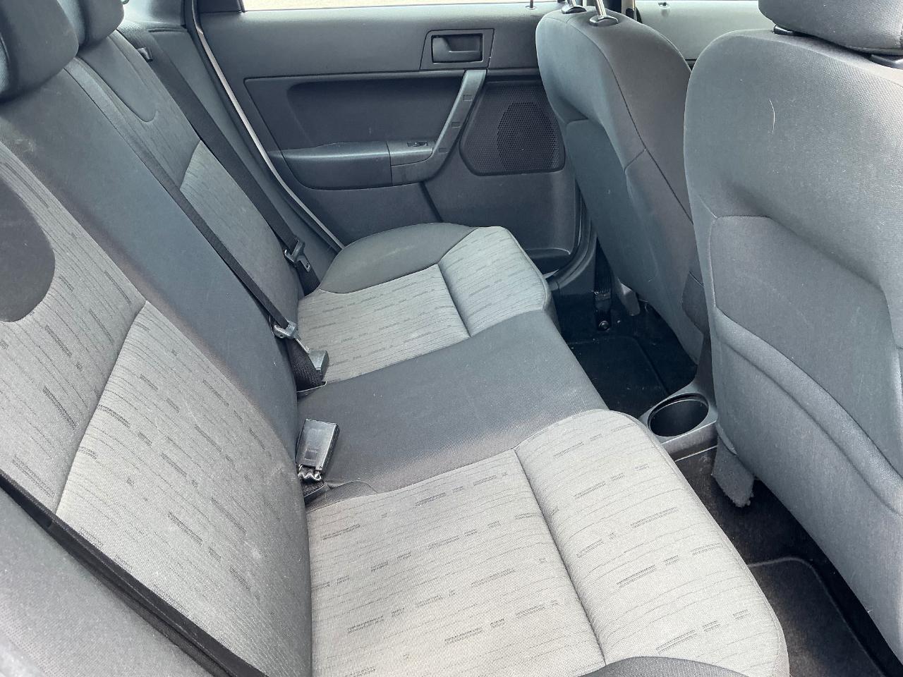 Ford Focus SE Sedan 2009