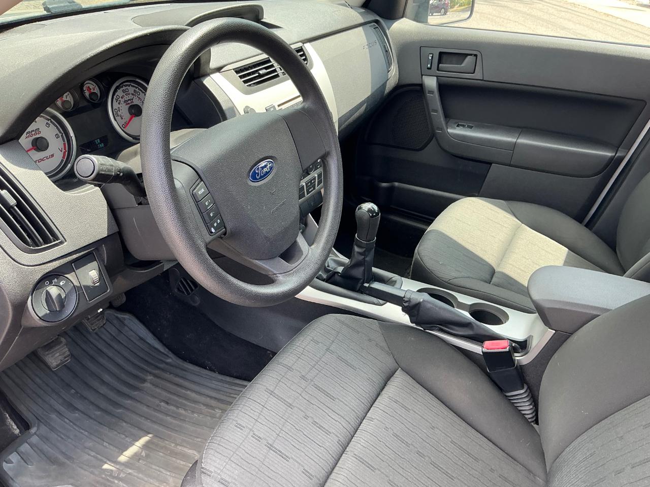 Ford Focus SE Sedan 2009