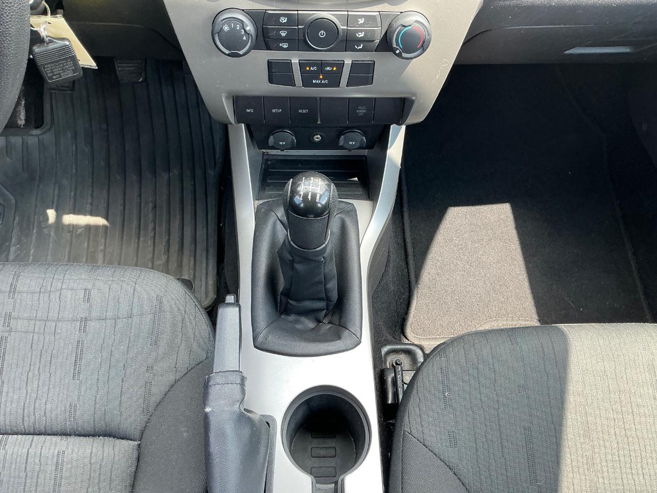 Ford Focus SE Sedan 2009