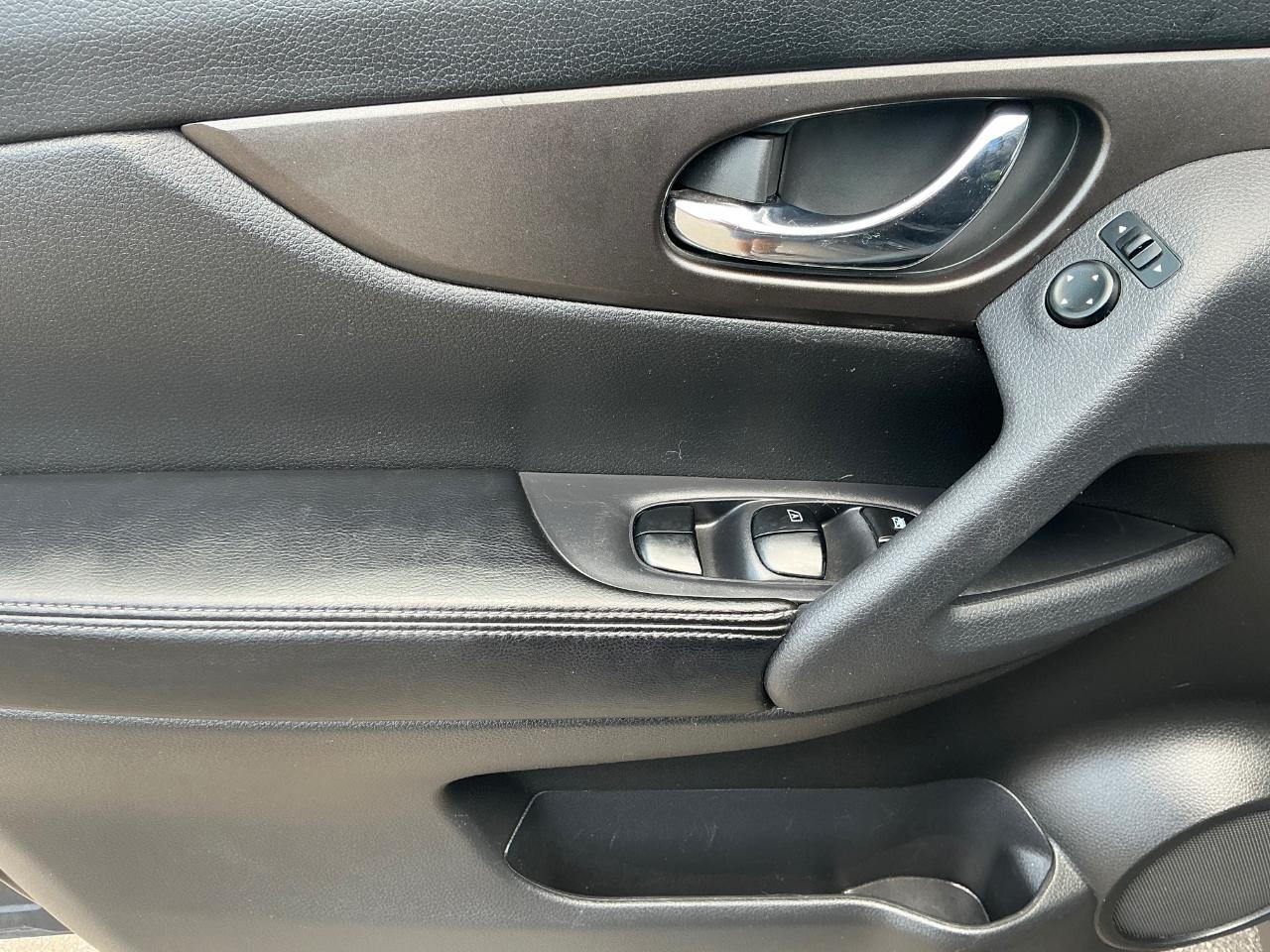 Nissan Rogue S AWD 2014