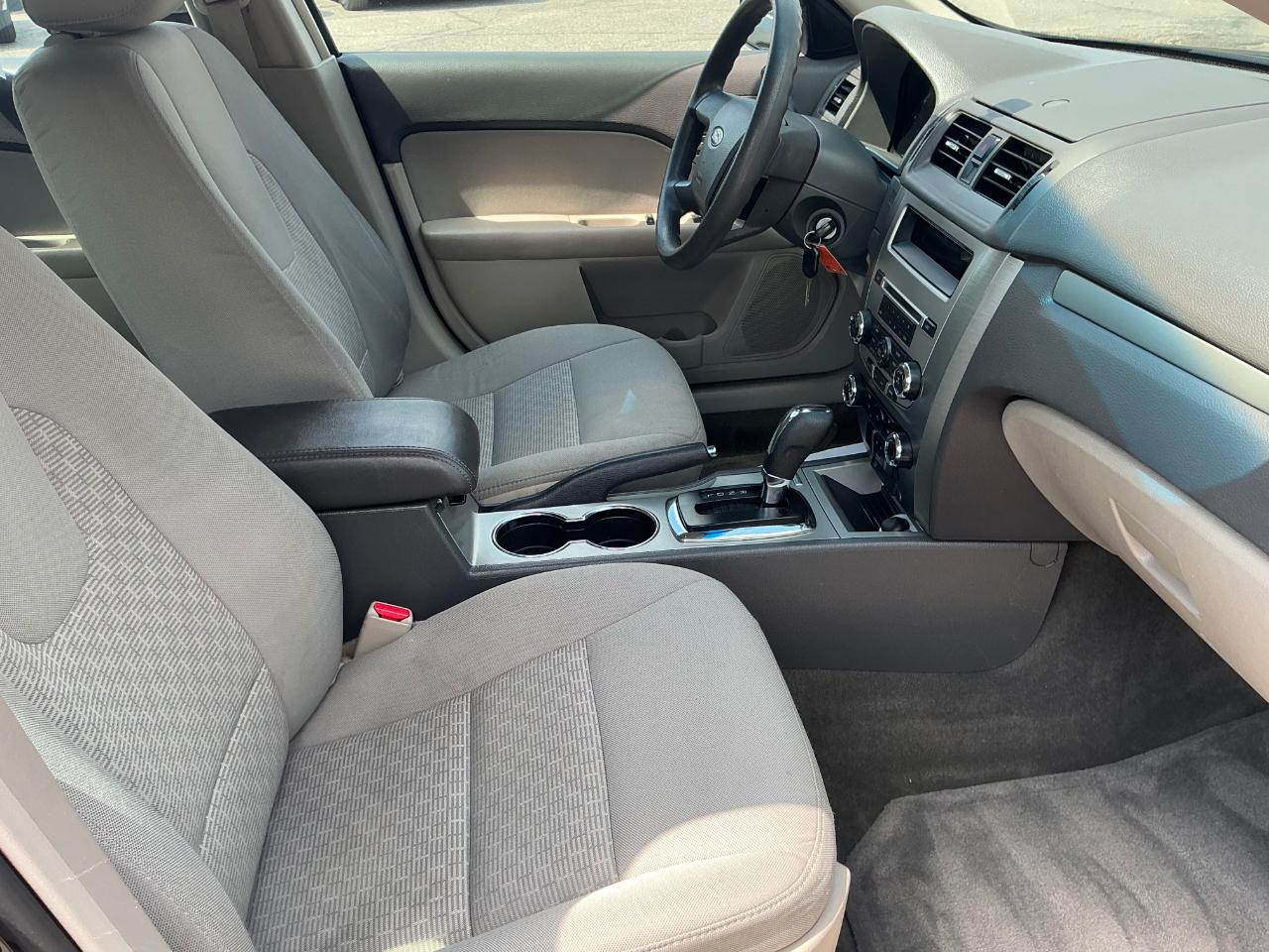 Ford Fusion I4 SE 2011