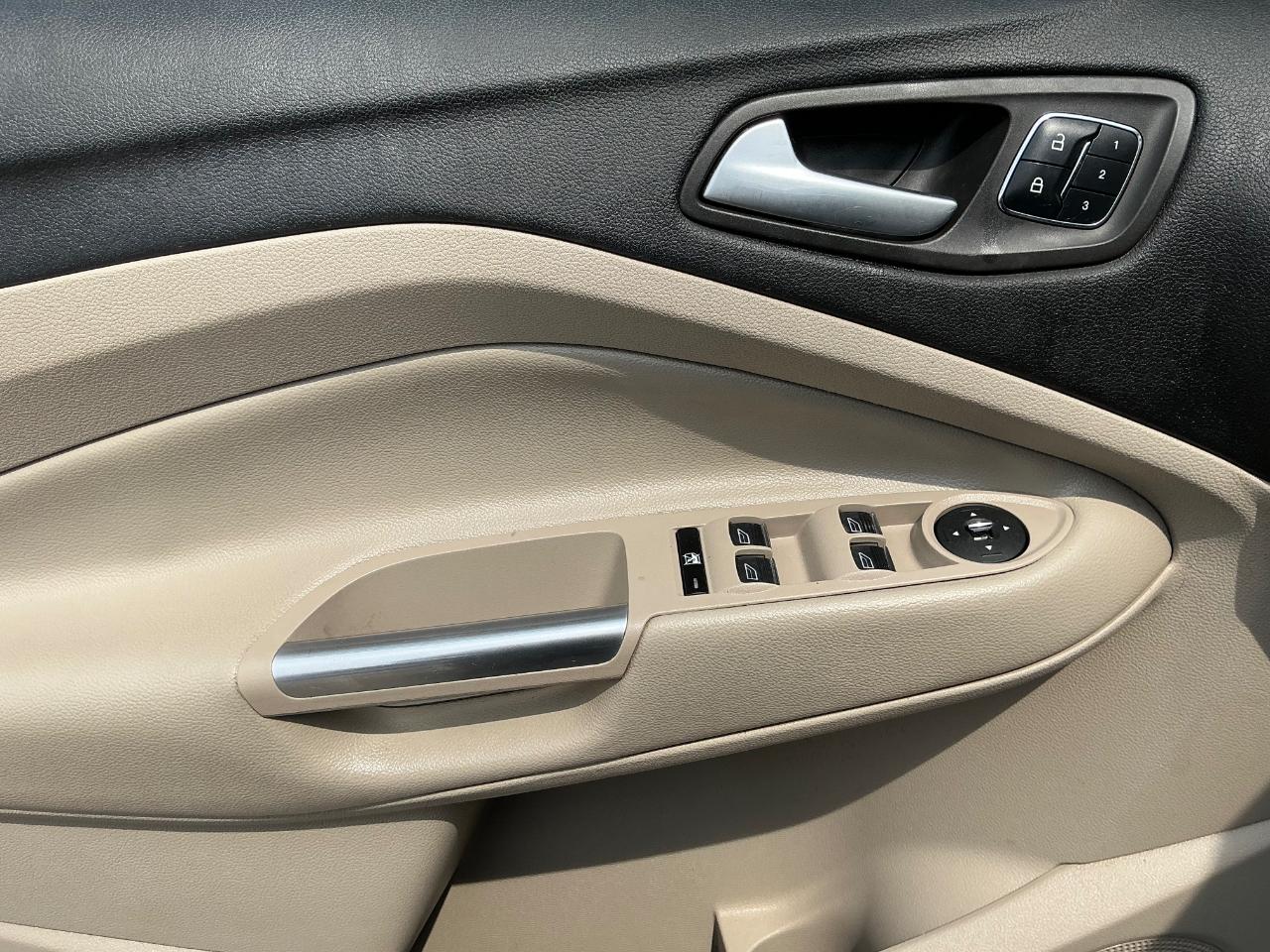 Ford Escape Titanium FWD 2014