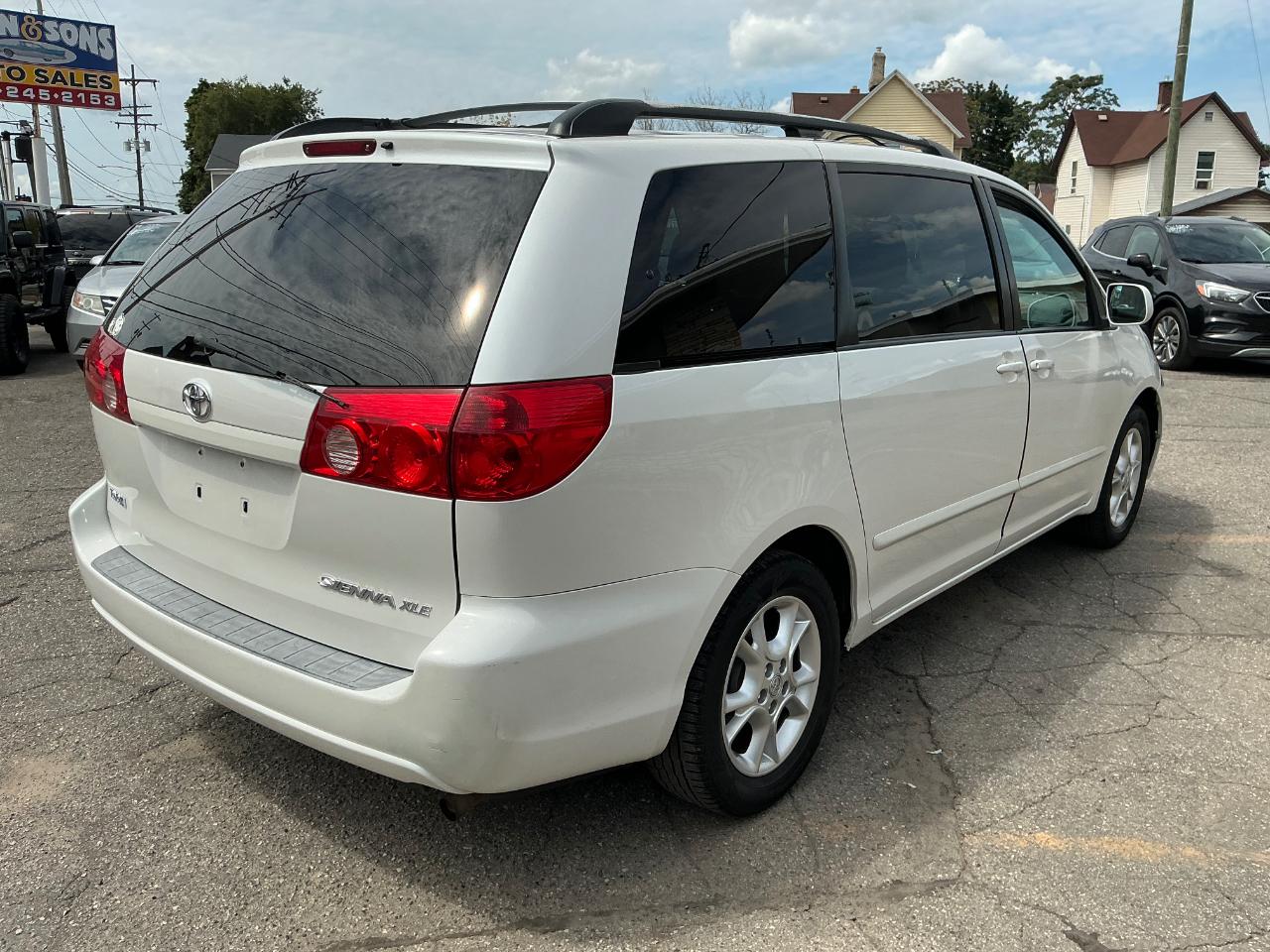 Toyota Sienna XLE 2006