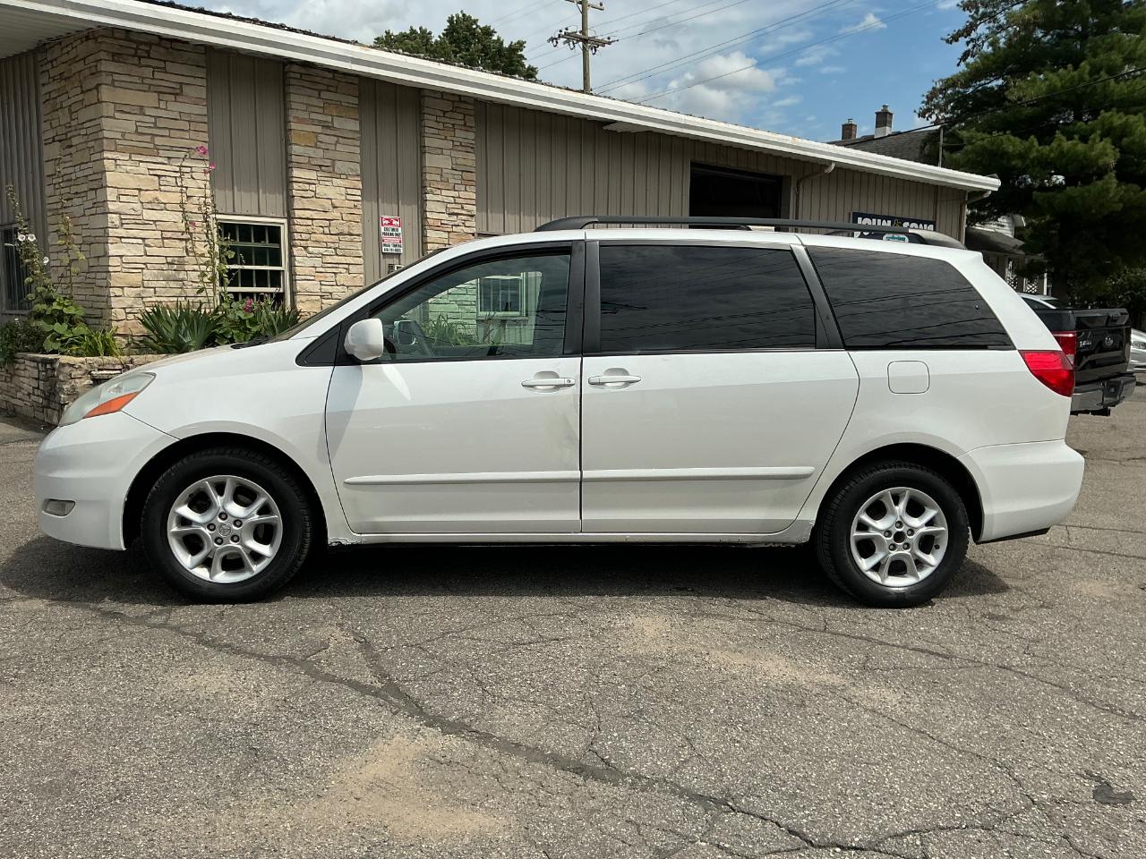 Toyota Sienna XLE 2006
