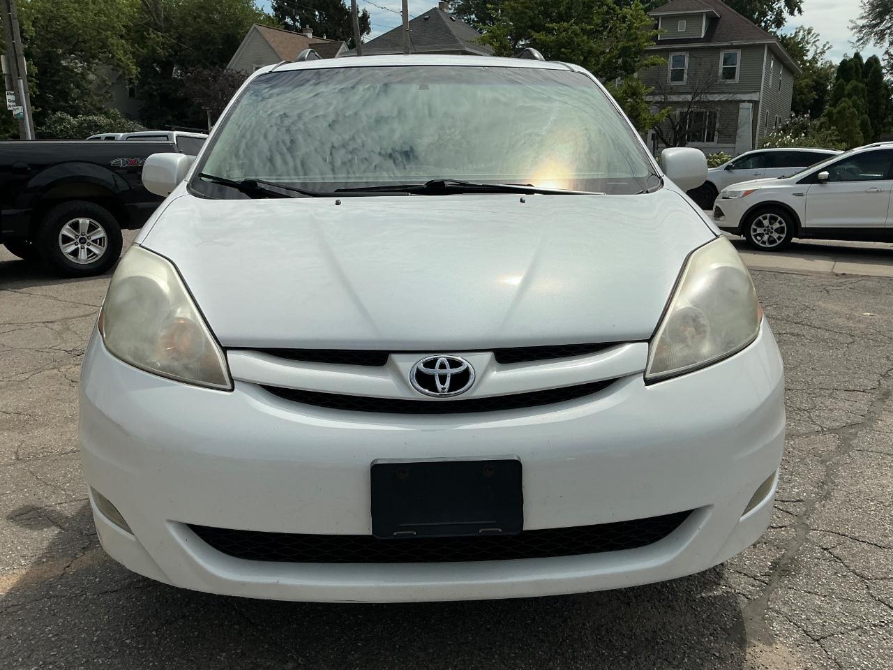 Toyota Sienna XLE 2006