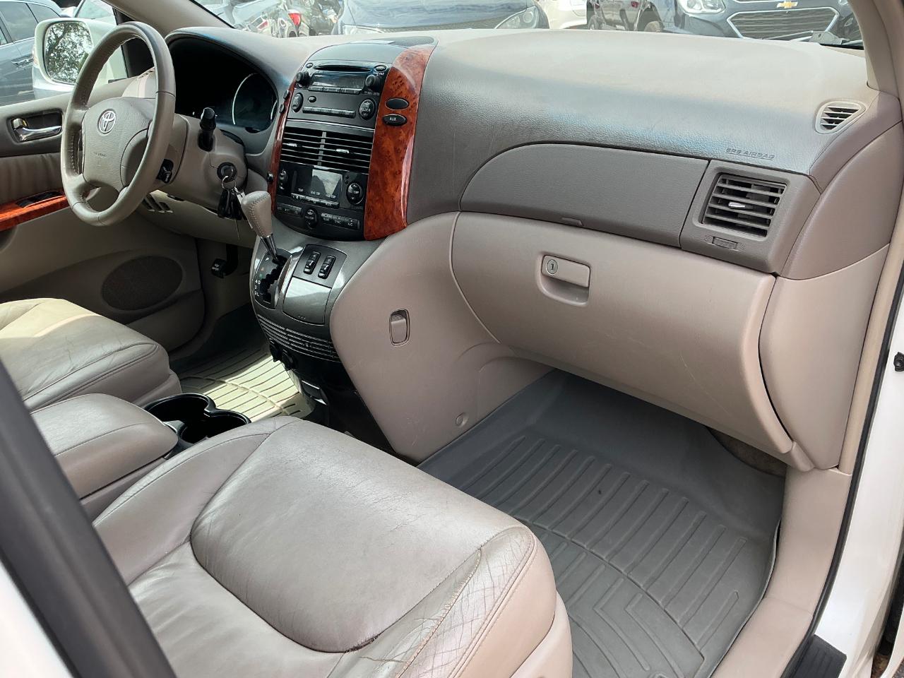 Toyota Sienna XLE 2006