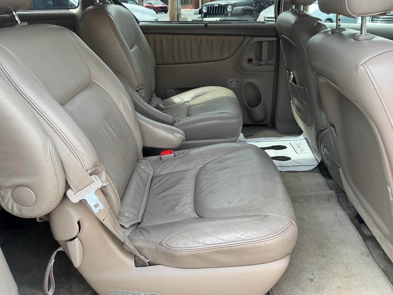 Toyota Sienna XLE 2006