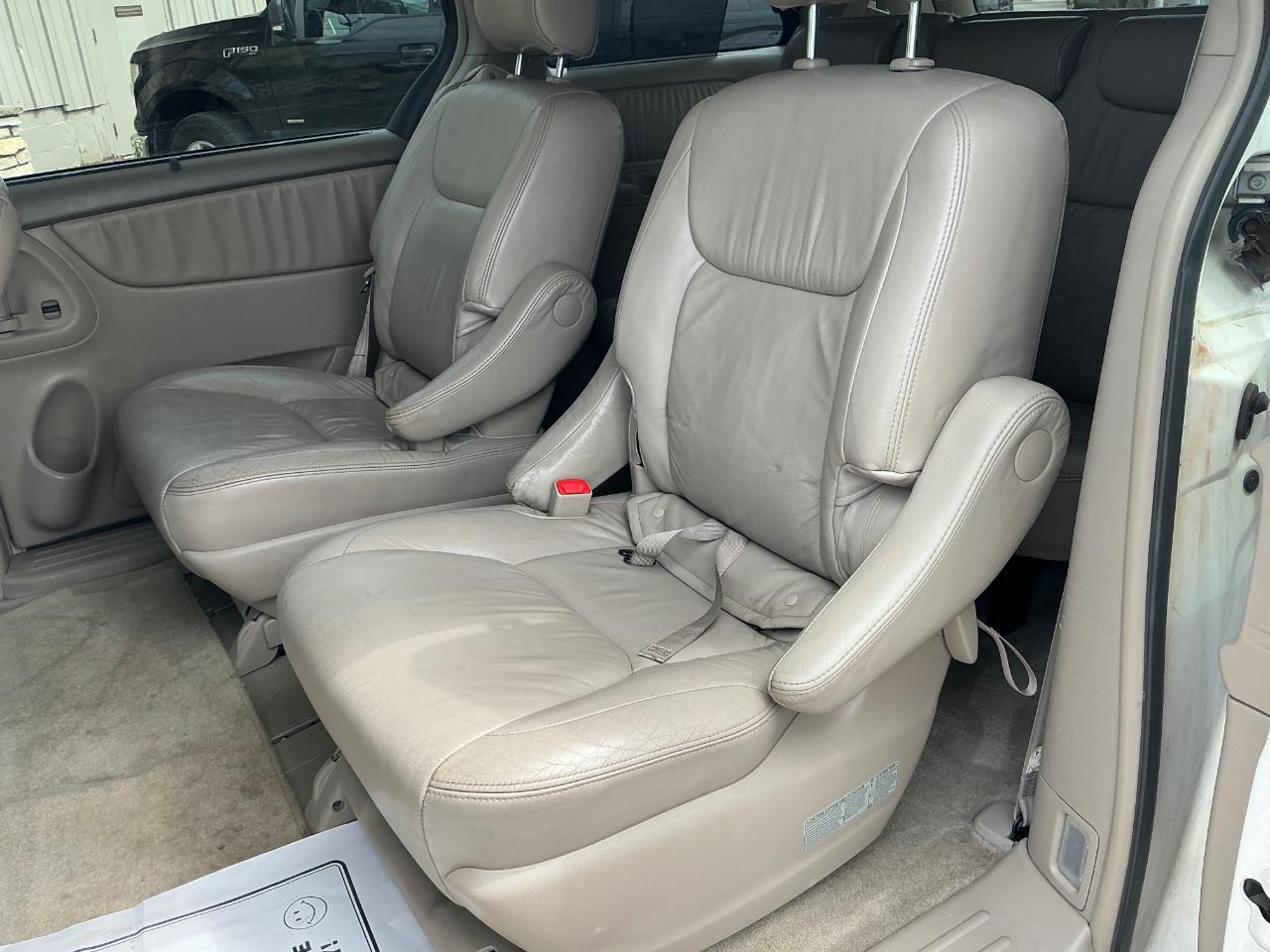 Toyota Sienna XLE 2006