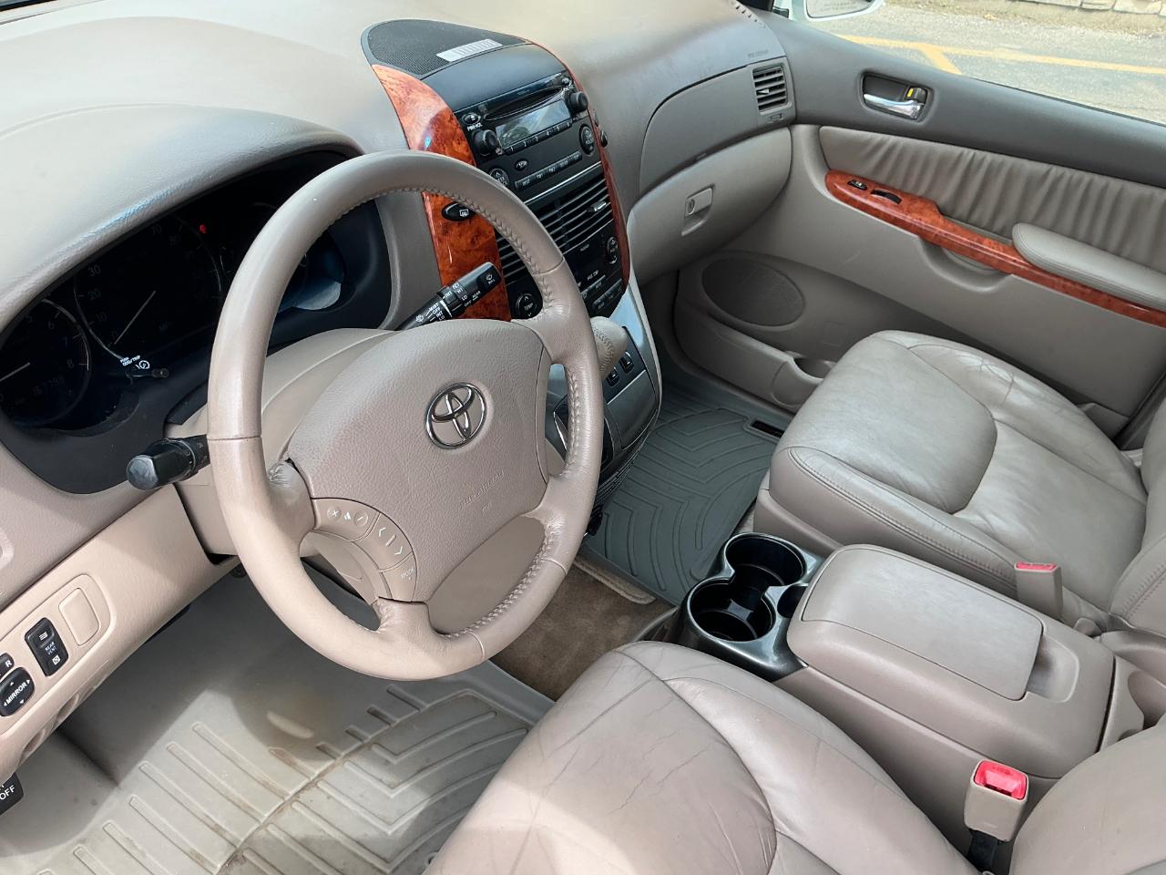 Toyota Sienna XLE 2006