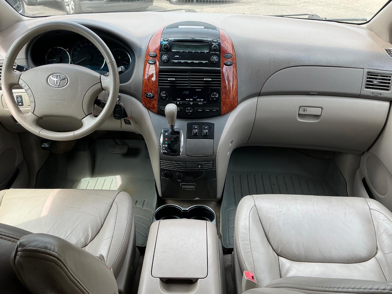 Toyota Sienna XLE 2006