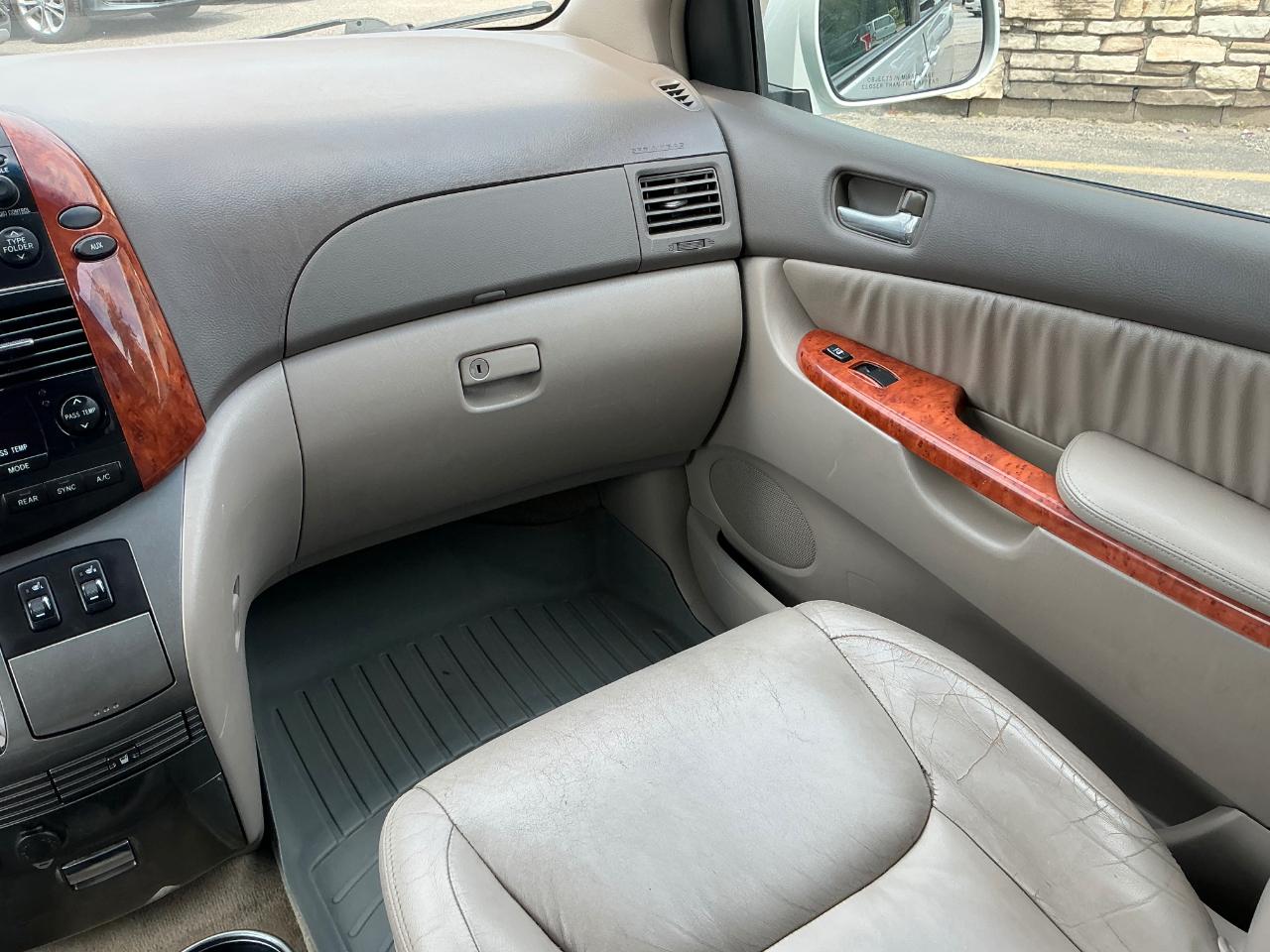 Toyota Sienna XLE 2006