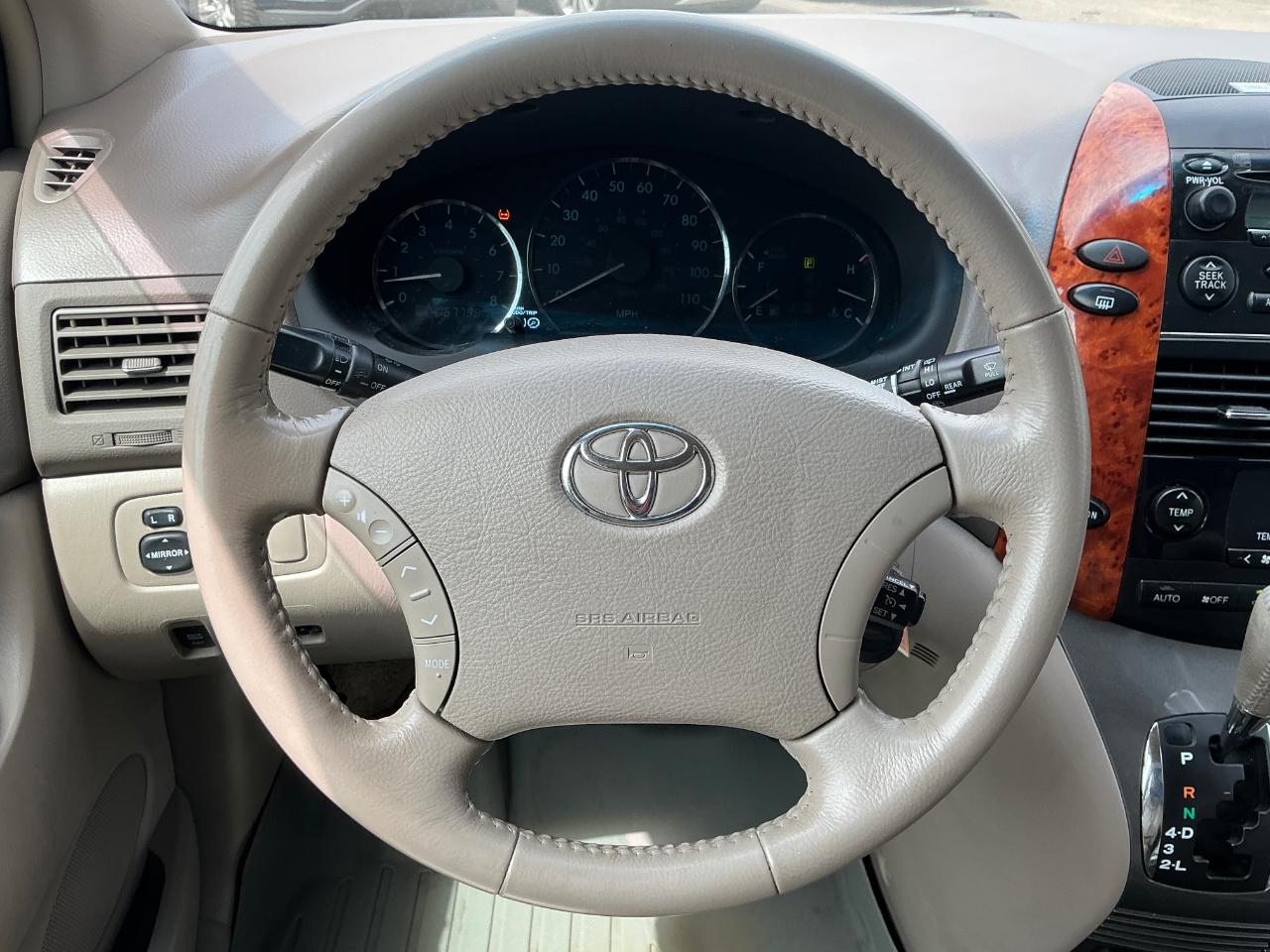 Toyota Sienna XLE 2006