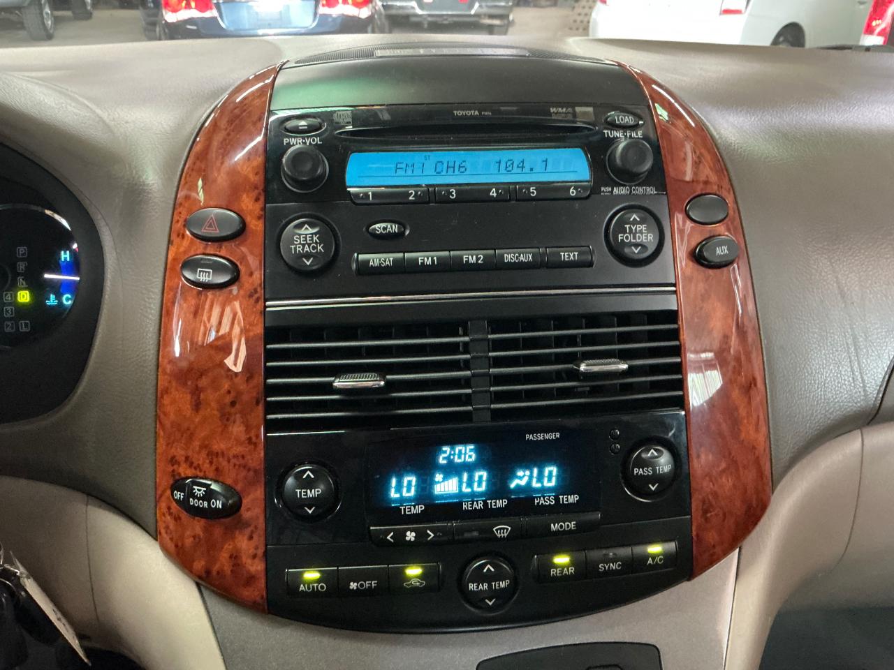 Toyota Sienna XLE 2006