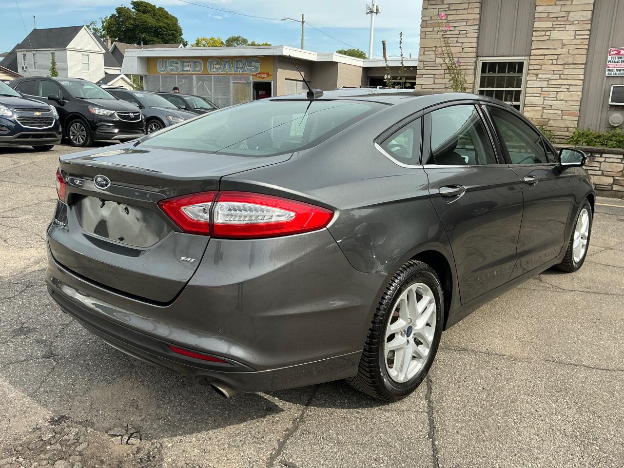 Ford Fusion SE 2016