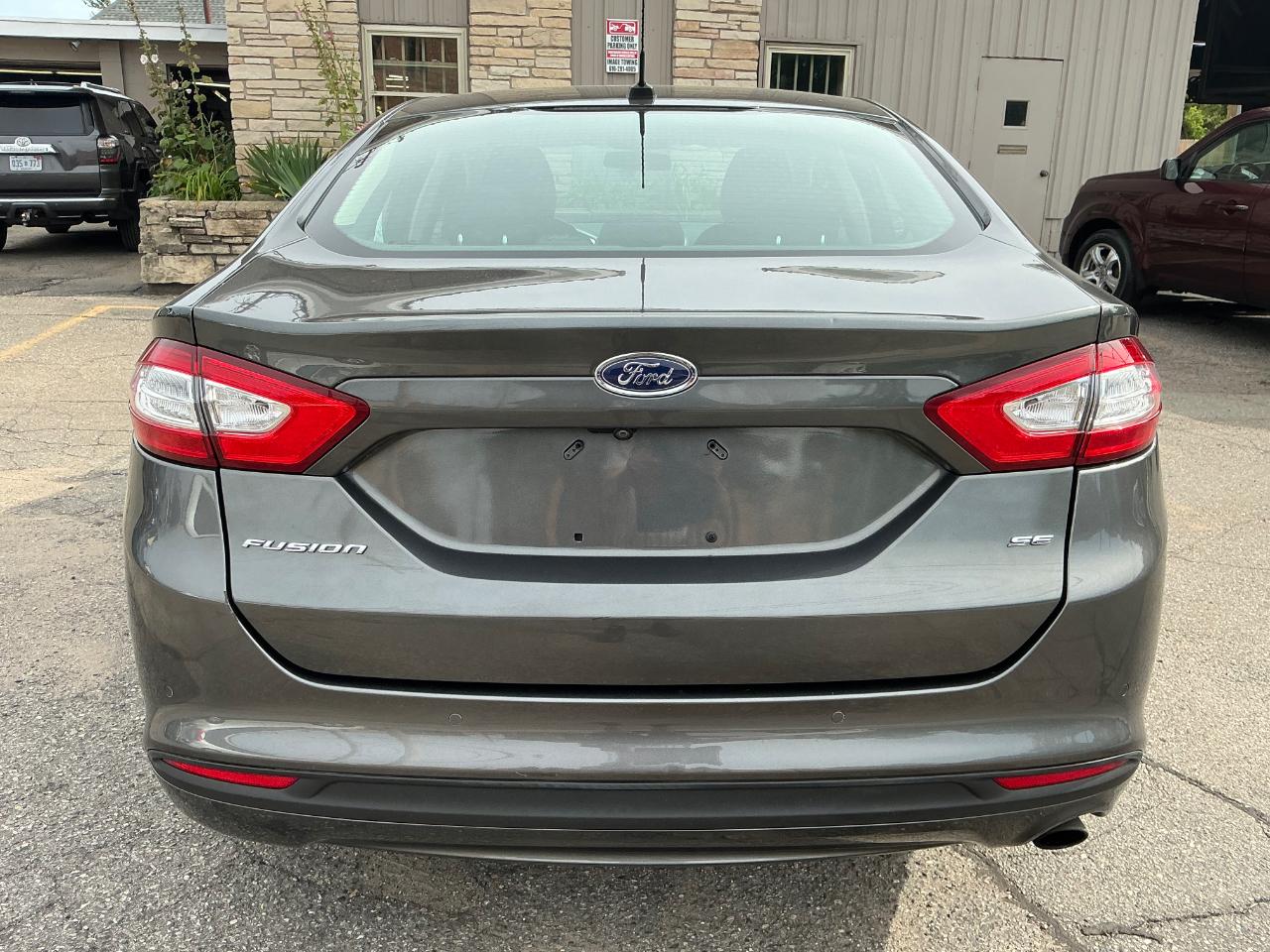 Ford Fusion SE 2016