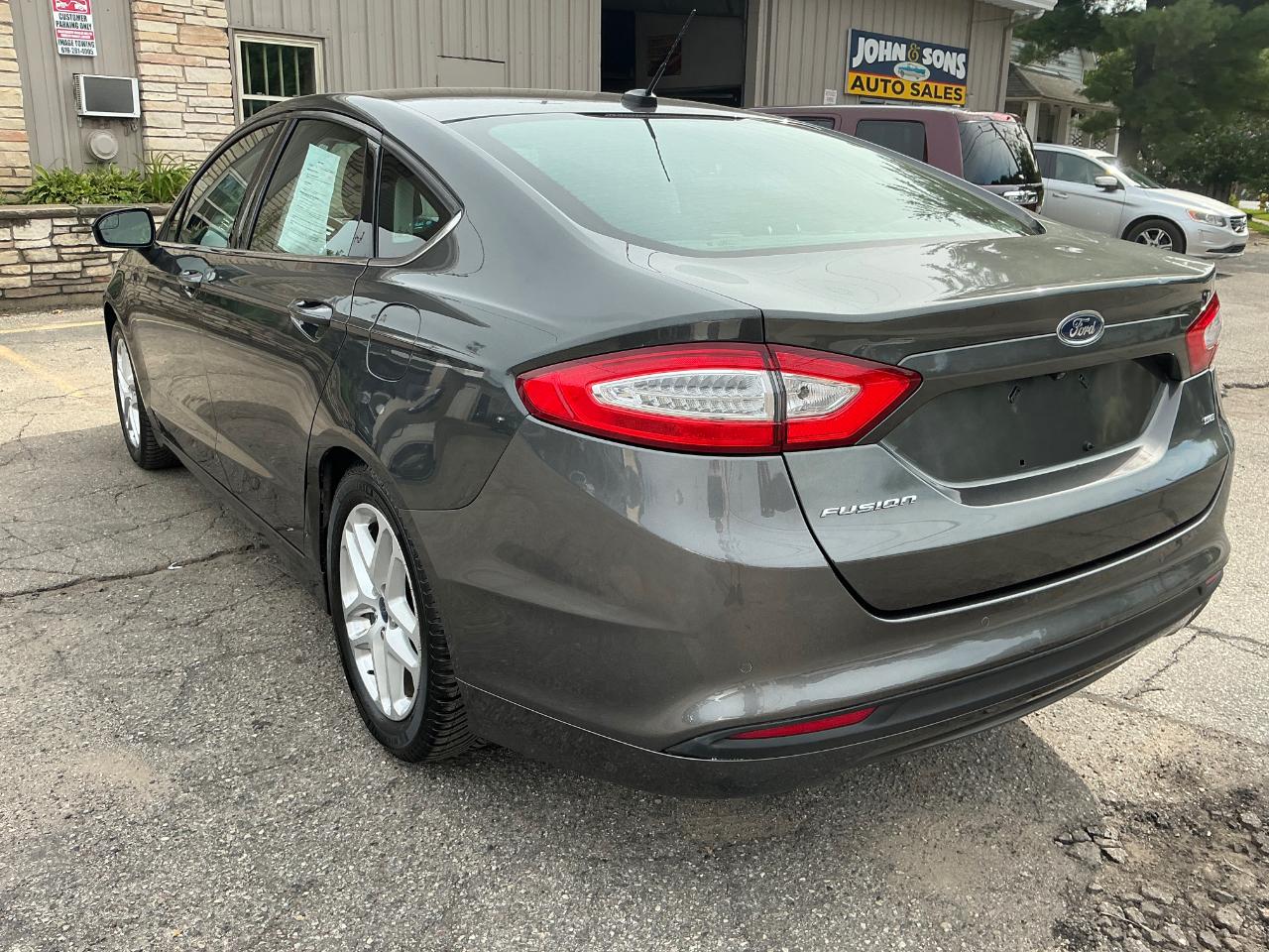 Ford Fusion SE 2016
