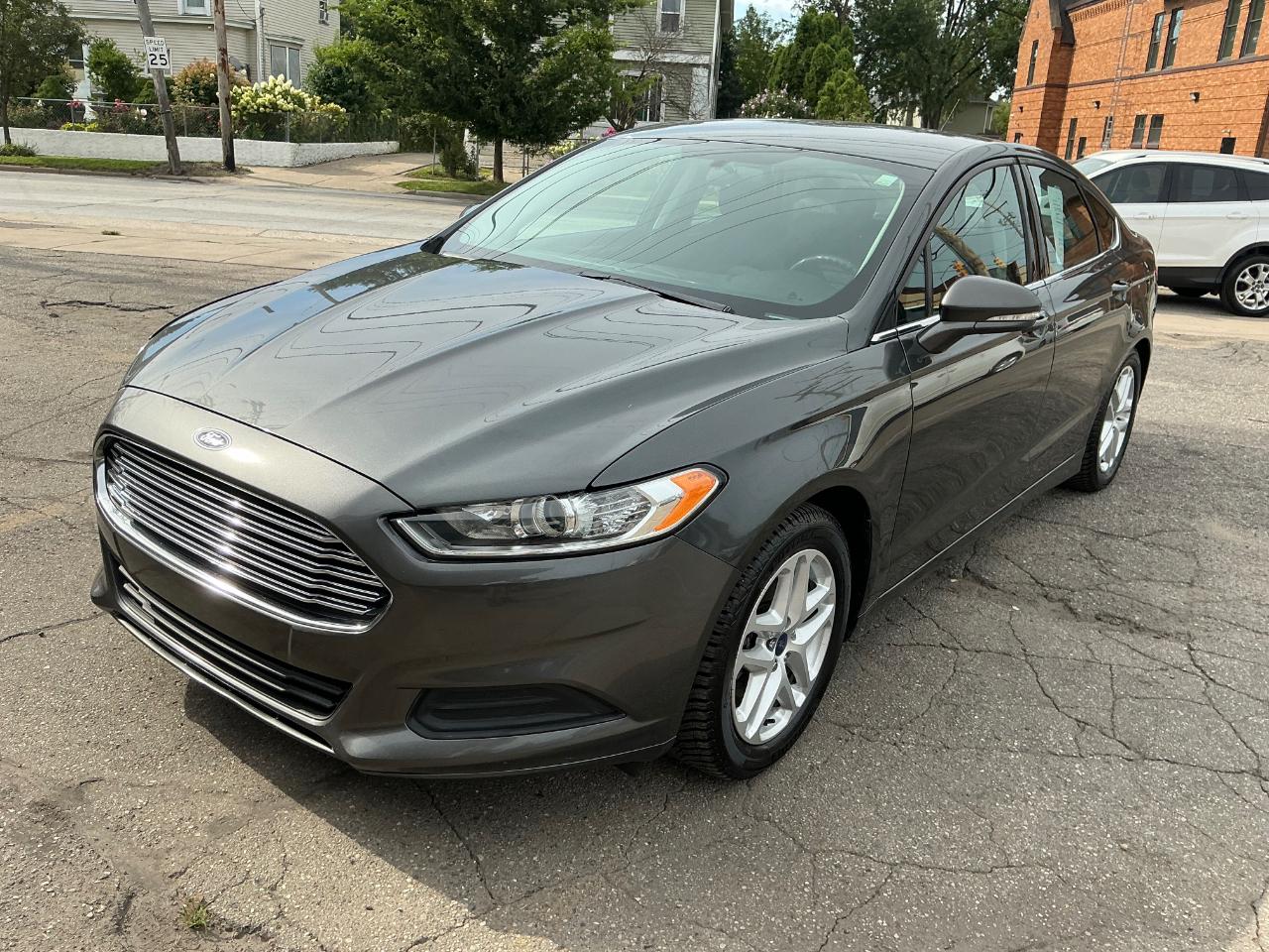 Ford Fusion SE 2016