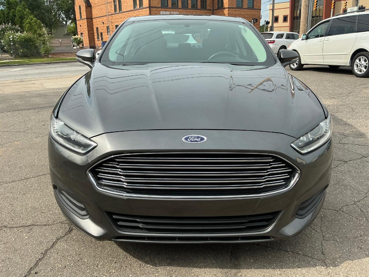 Ford Fusion SE 2016