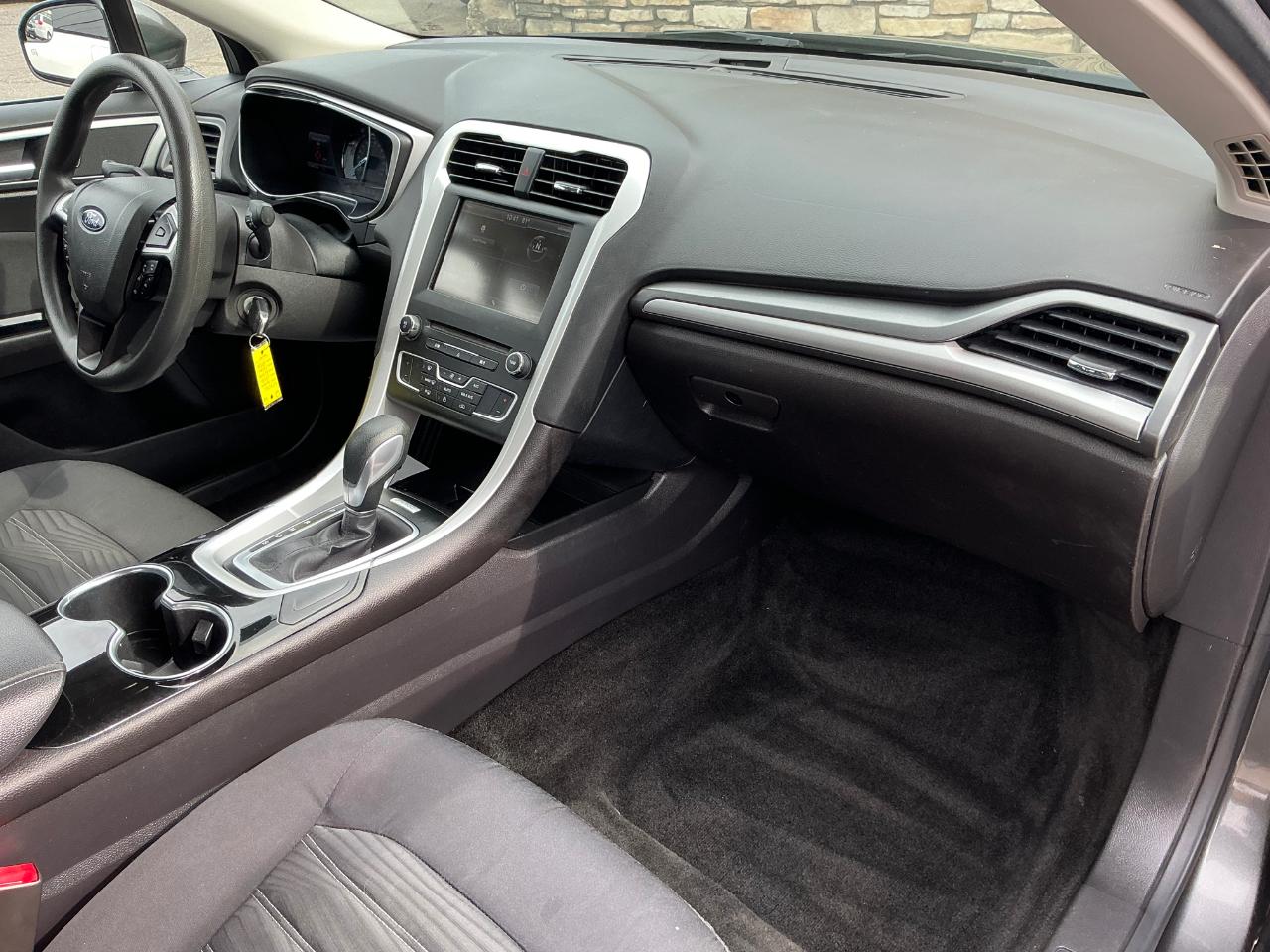 Ford Fusion SE 2016