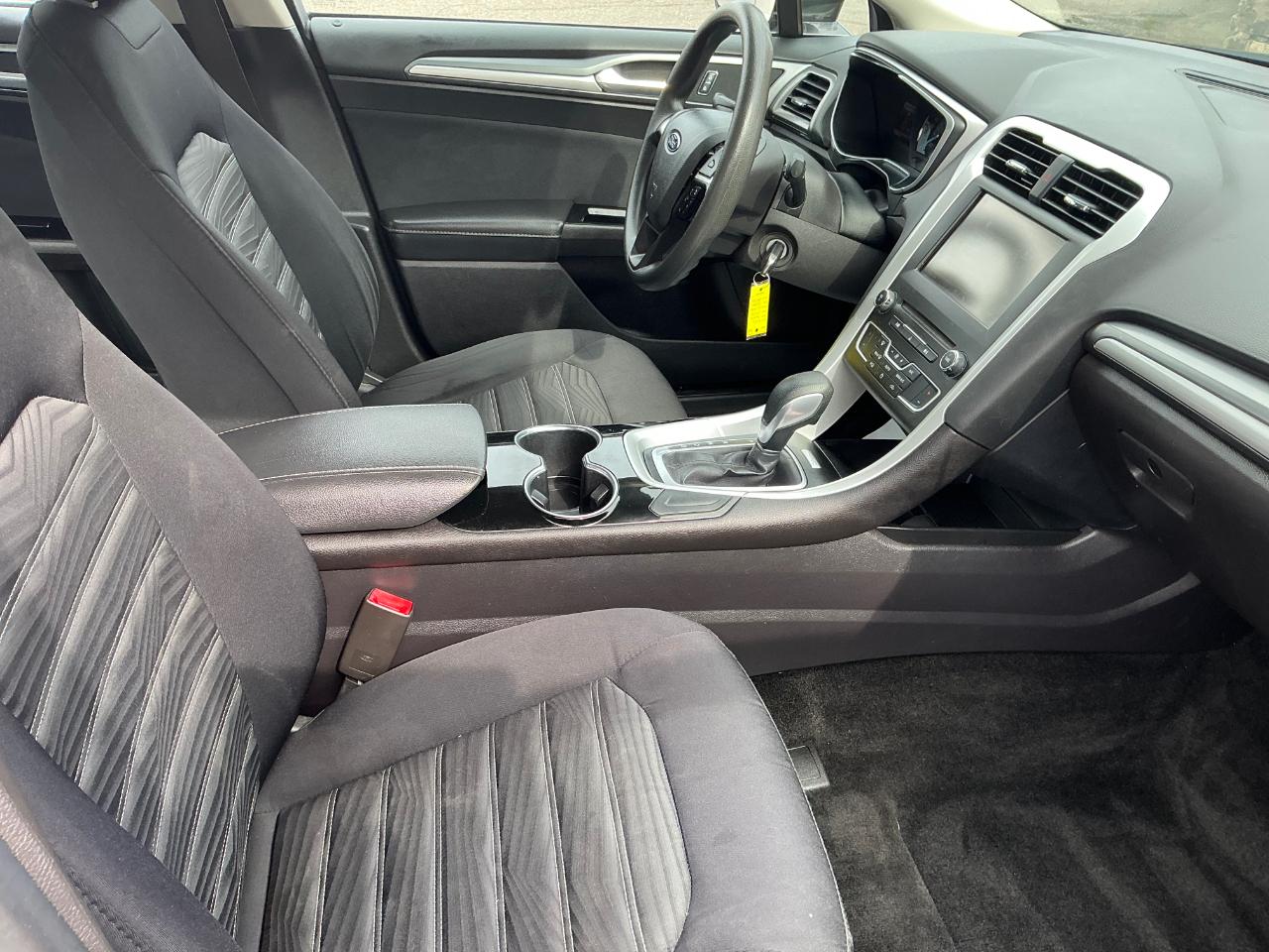 Ford Fusion SE 2016