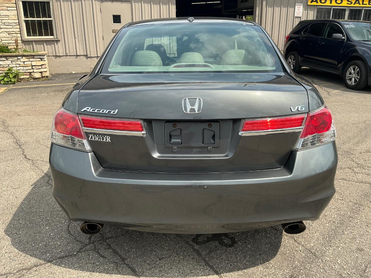 Honda Accord EX-L V-6 Sedan AT 2011