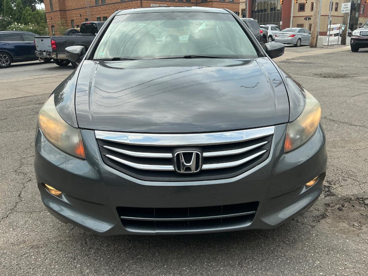 Honda Accord EX-L V-6 Sedan AT 2011