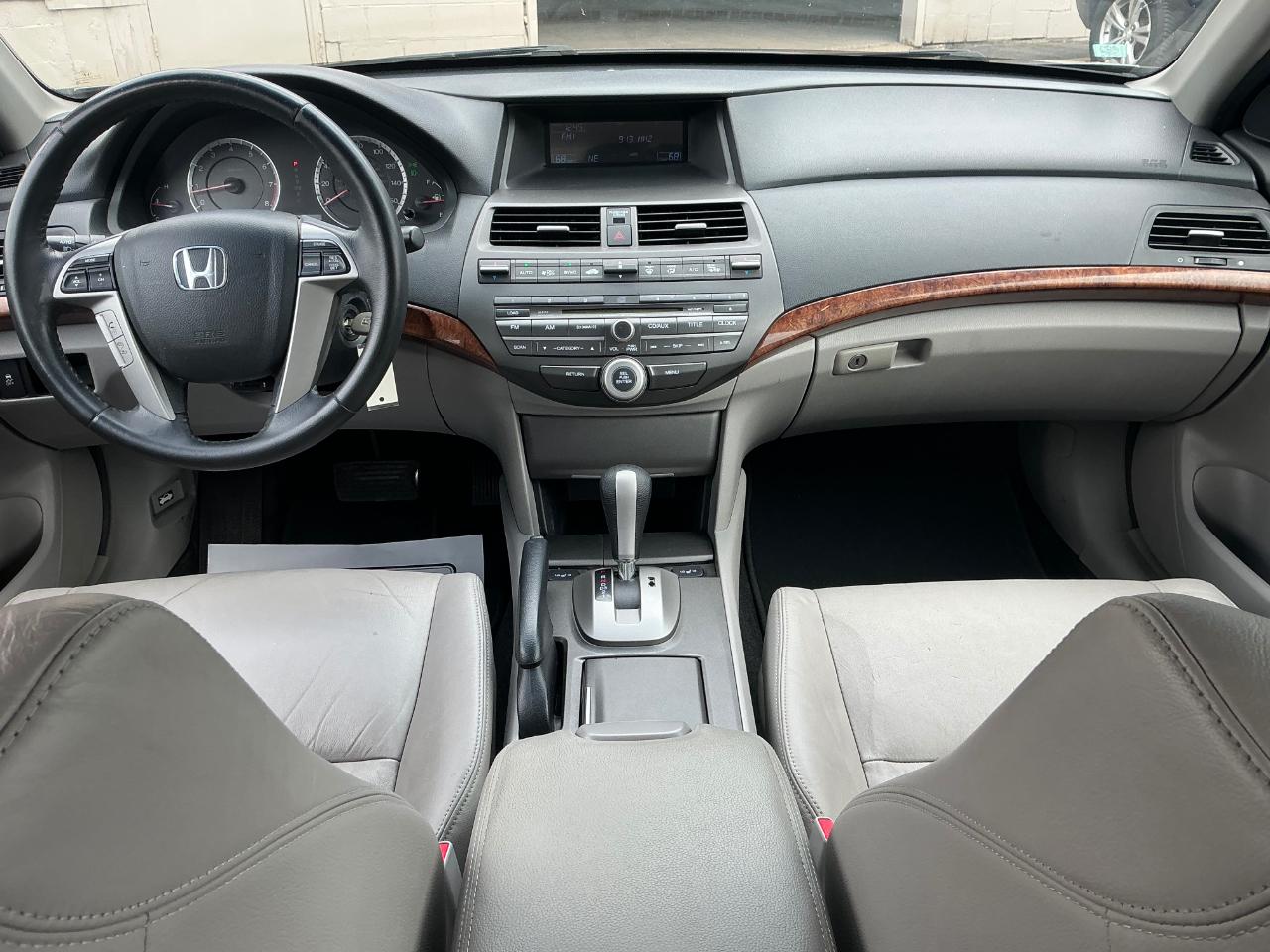 Honda Accord EX-L V-6 Sedan AT 2011