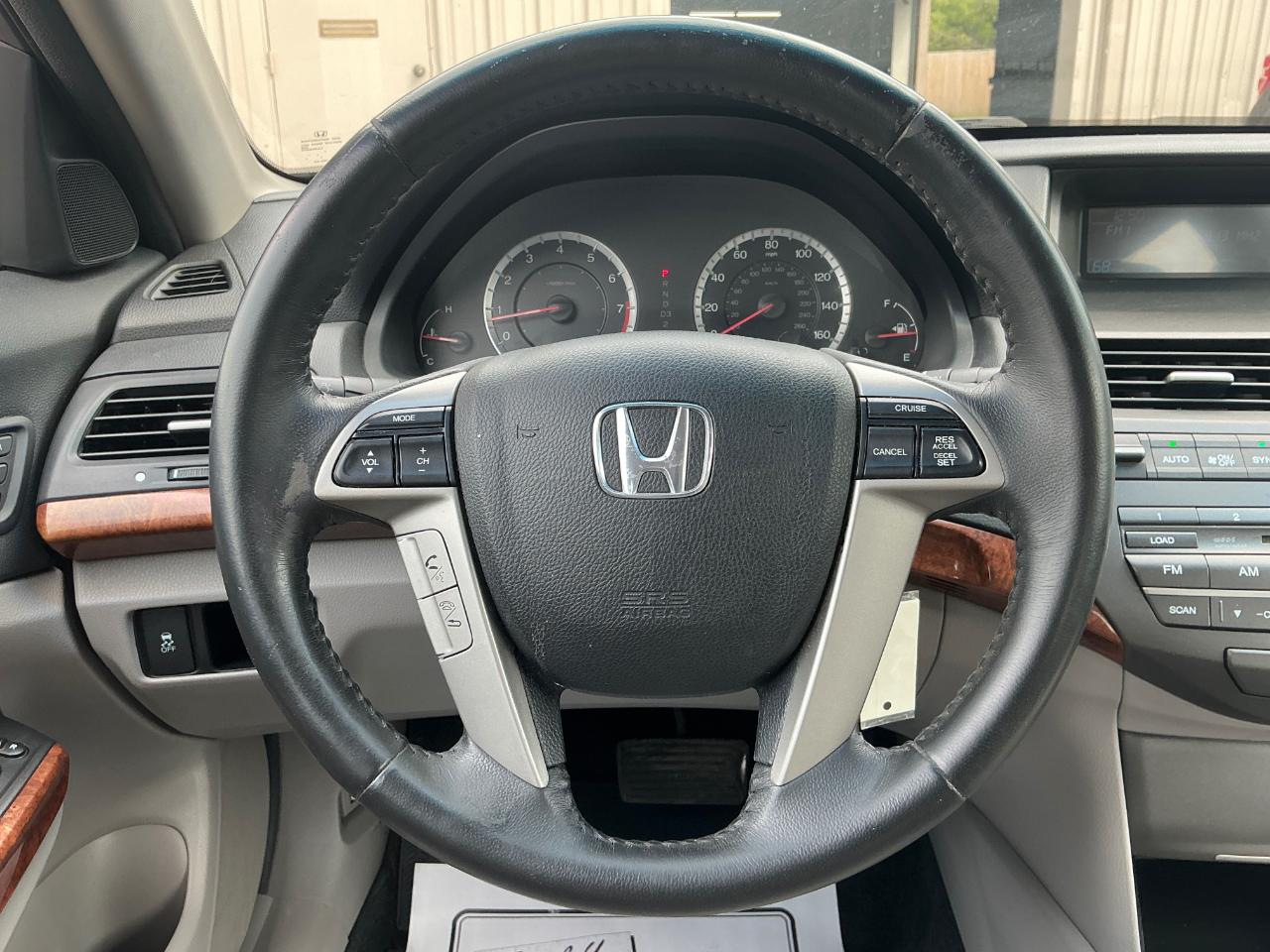 Honda Accord EX-L V-6 Sedan AT 2011