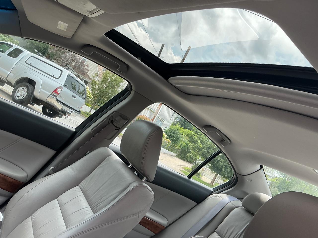 Honda Accord EX-L V-6 Sedan AT 2011