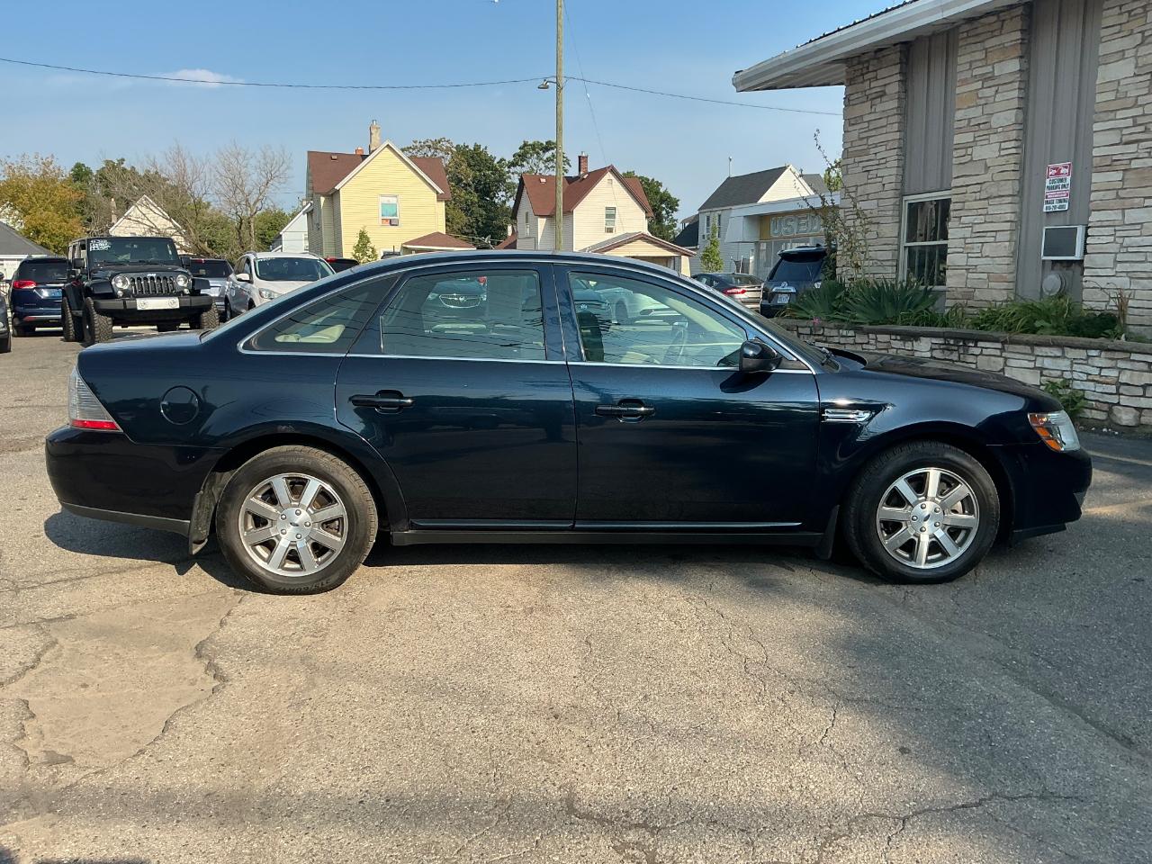 Ford Taurus SEL FWD 2009