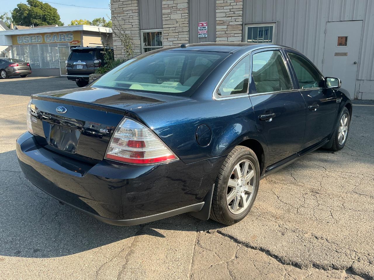Ford Taurus SEL FWD 2009