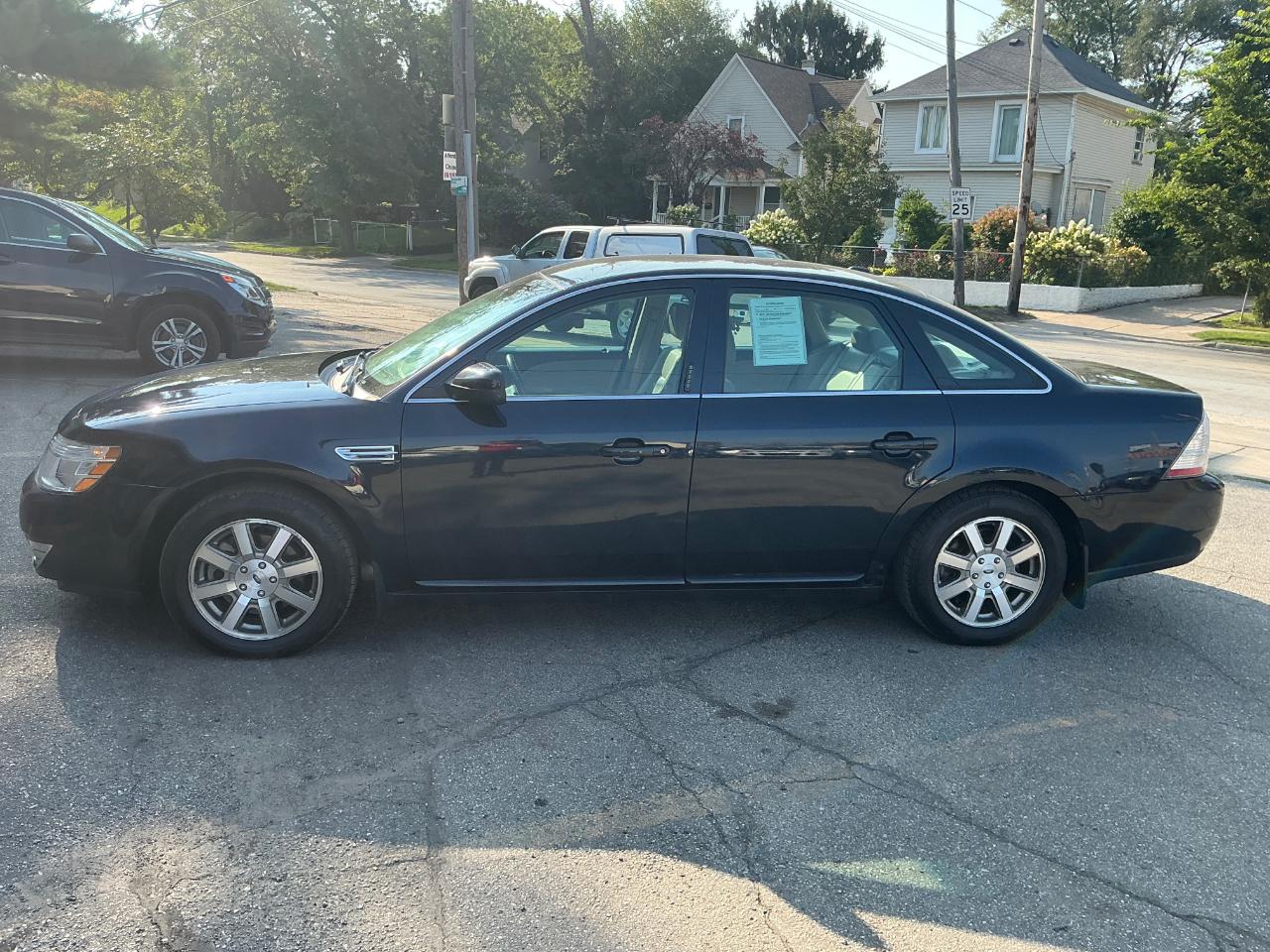 Ford Taurus SEL FWD 2009