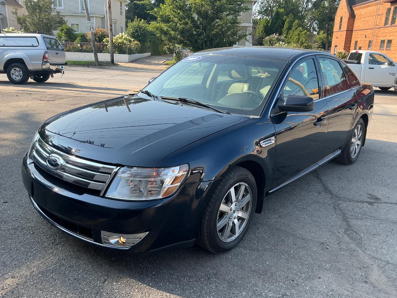 Ford Taurus SEL FWD 2009