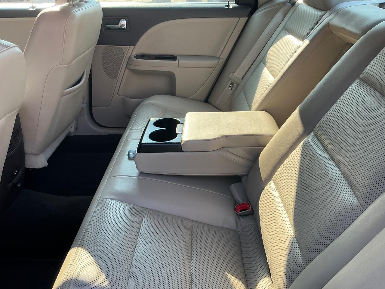 Ford Taurus SEL FWD 2009